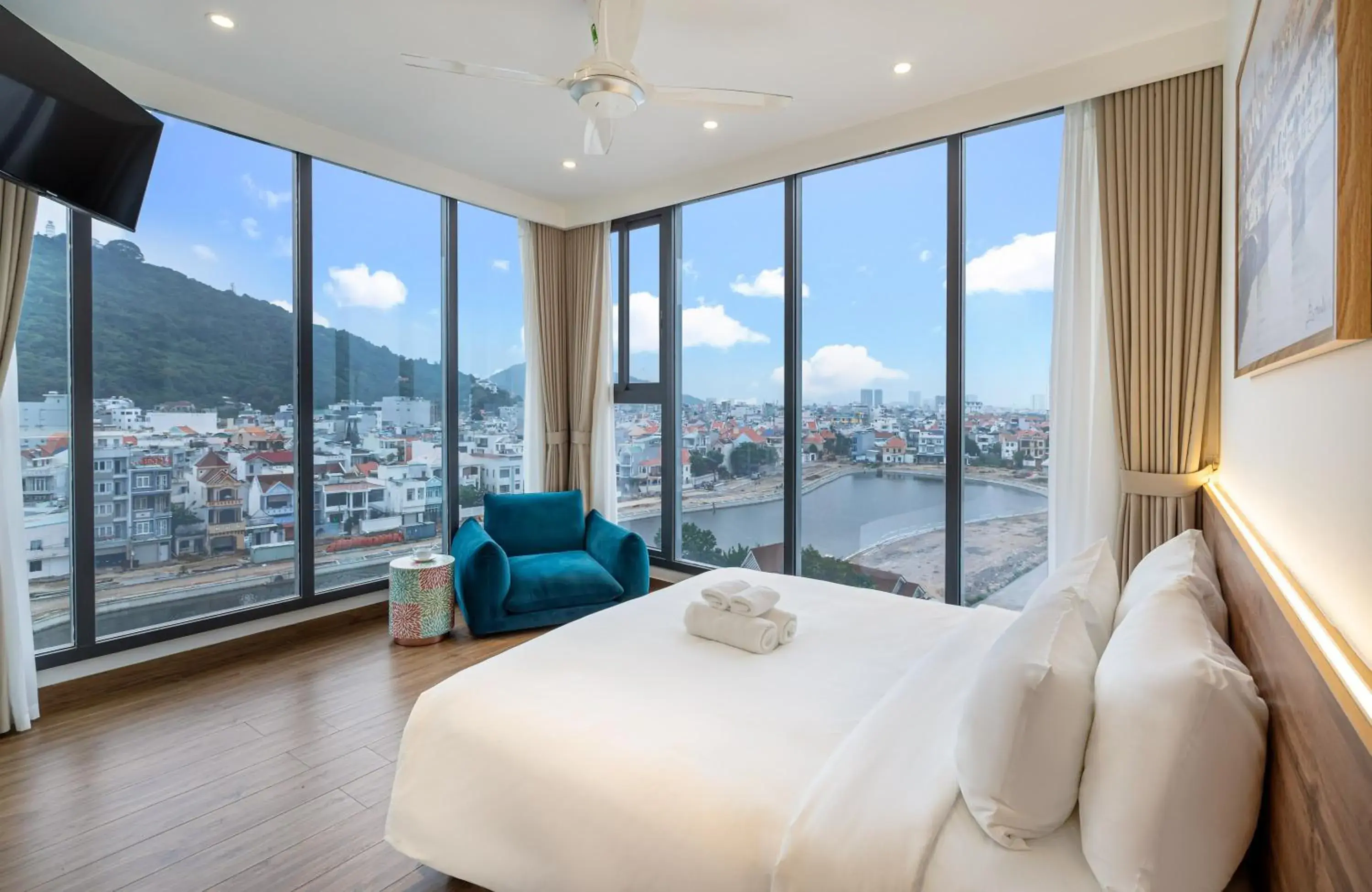 King Room with Mountain View in Aquatel Vung Tau King Room with Mountain View in Aquatel Vung Tau