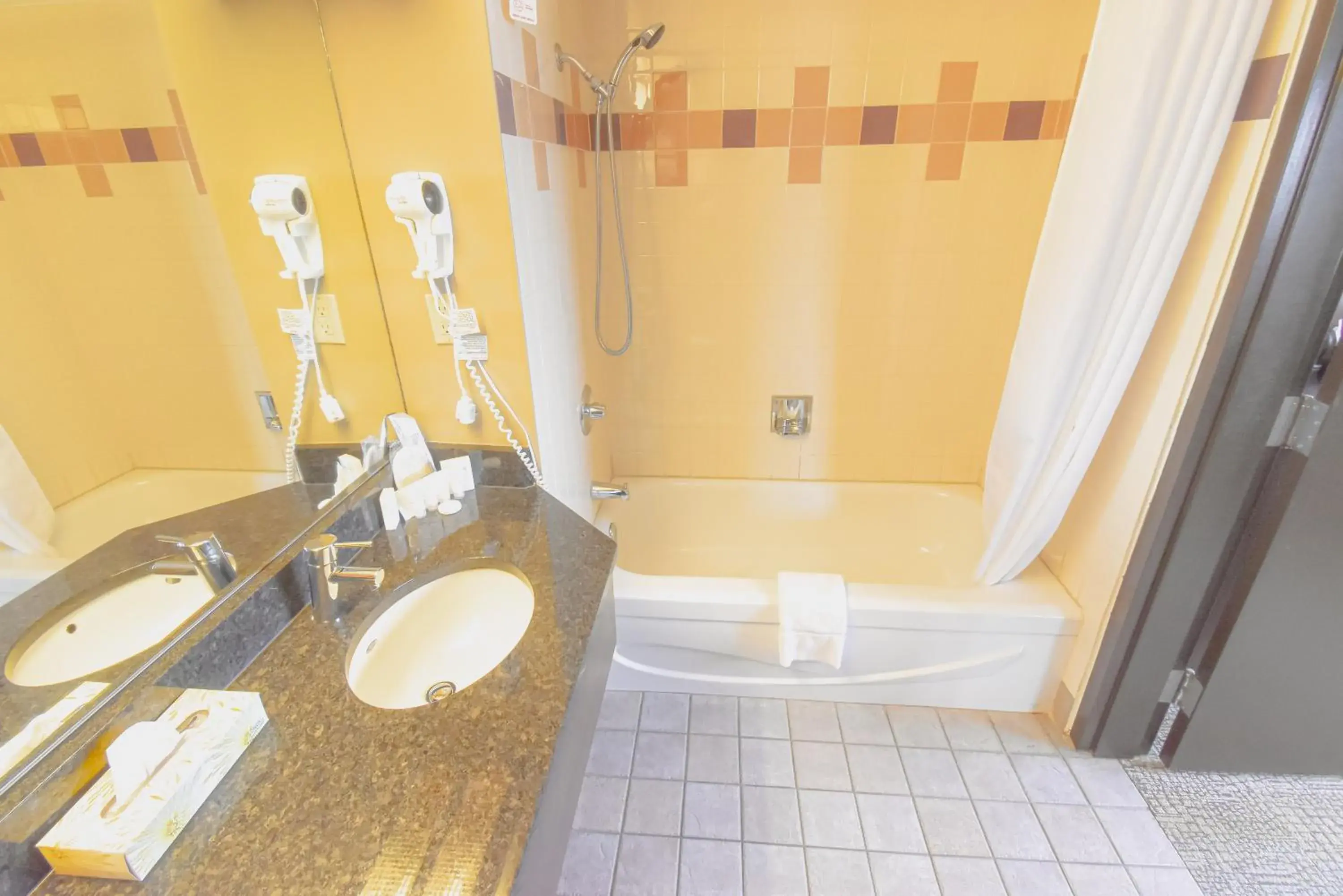 King Room in Canad Inns Destination Centre Polo Park King Room in Canad Inns Destination Centre Polo Park