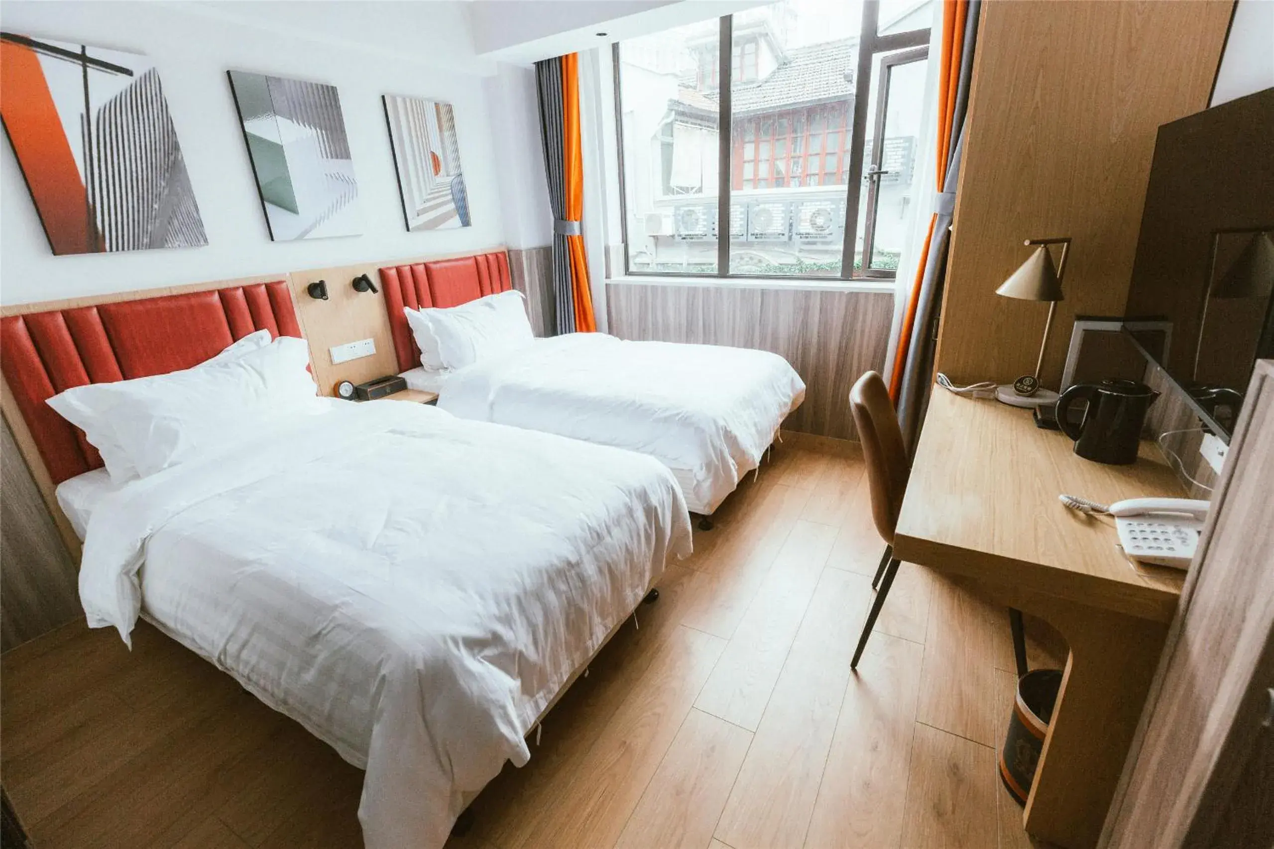 Deluxe Twin Room in Shanghai Fish Inn People Square Deluxe Twin Room in Shanghai Fish Inn People Square