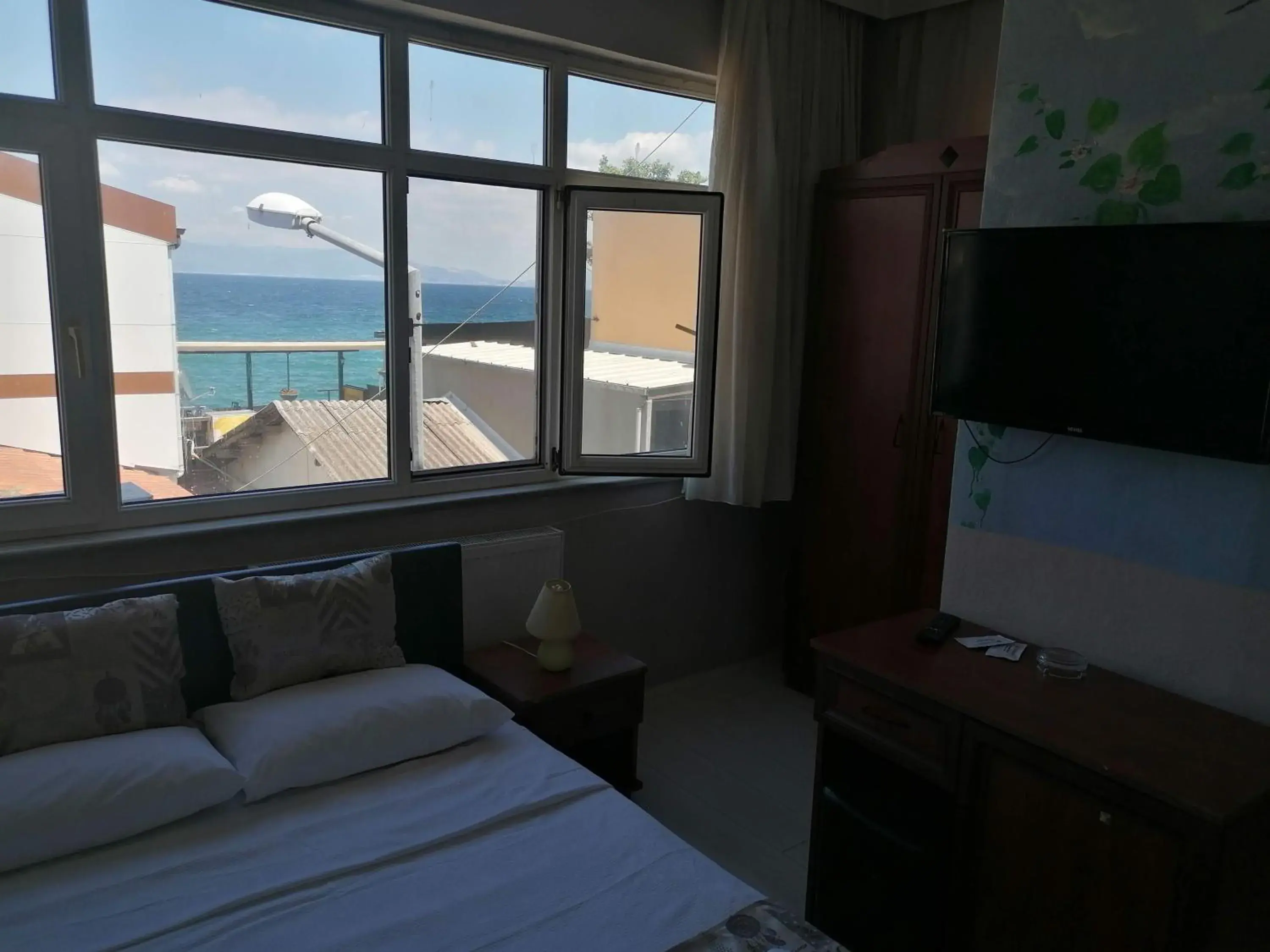 Quadruple Room with Shower - single occupancy in Hotel Mudanya Quadruple Room with Shower - single occupancy in Hotel Mudanya