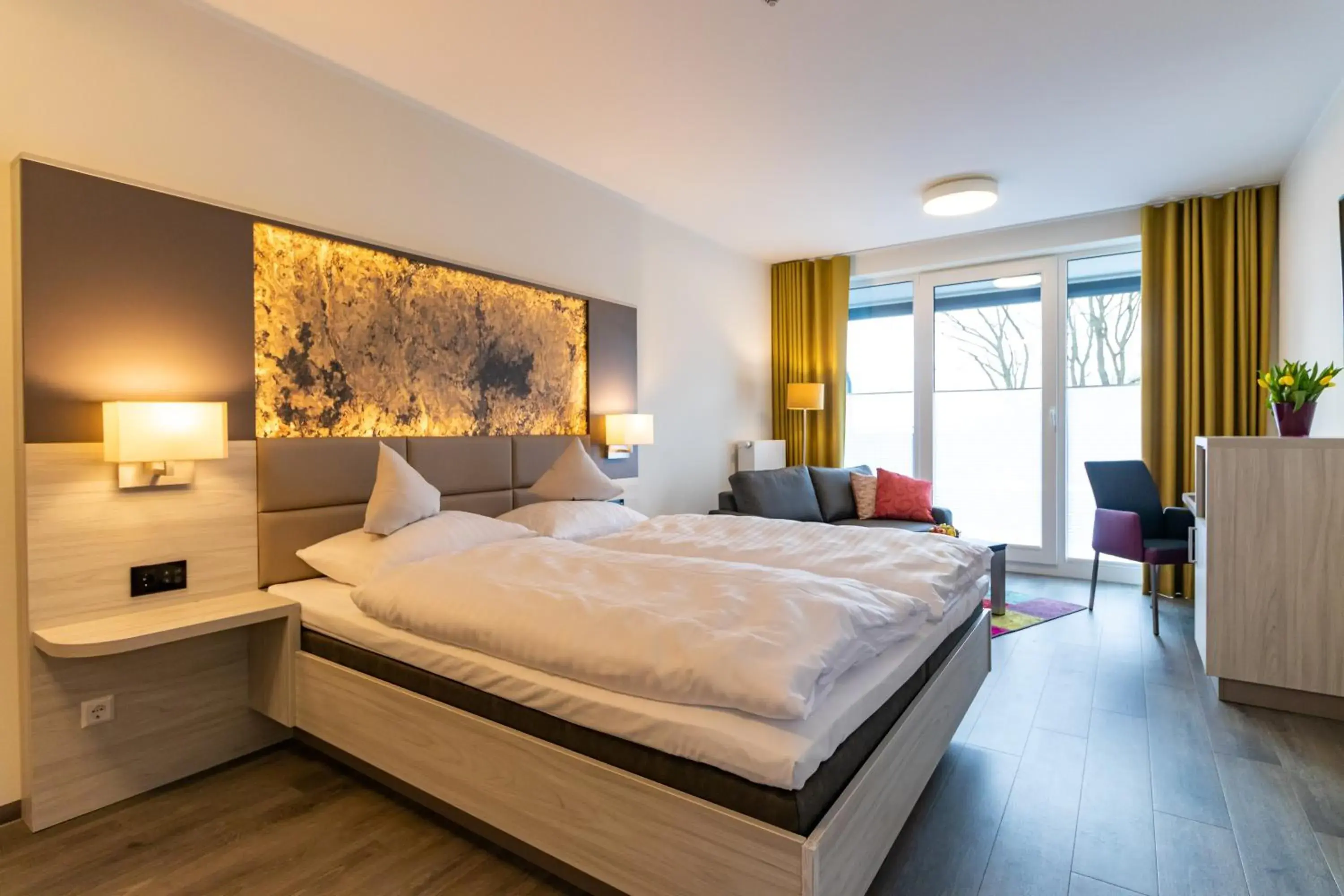 Deluxe Double Room with Balcony in Hotel & Apartments Leugermann Deluxe Double Room with Balcony in Hotel & Apartments Leugermann