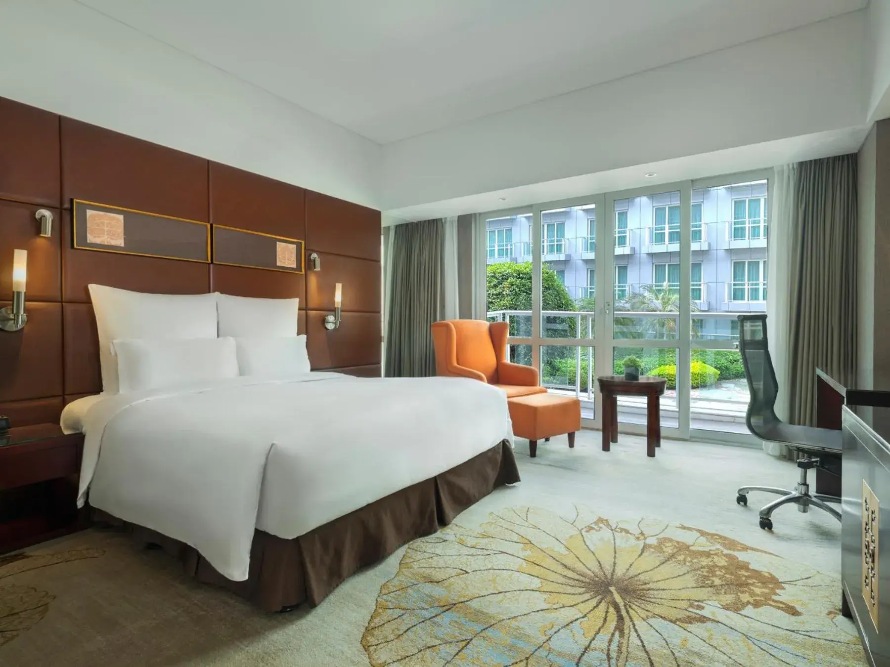 Superior King Room with Courtyard View in Pullman Guangzhou Baiyun Airport - Free Shuttle Bus & Official Registration Agency during Canton Fair Superior King Room with Courtyard View in Pullman Guangzhou Baiyun Airport - Free Shuttle Bus & Official Registration Agency during Canton Fair