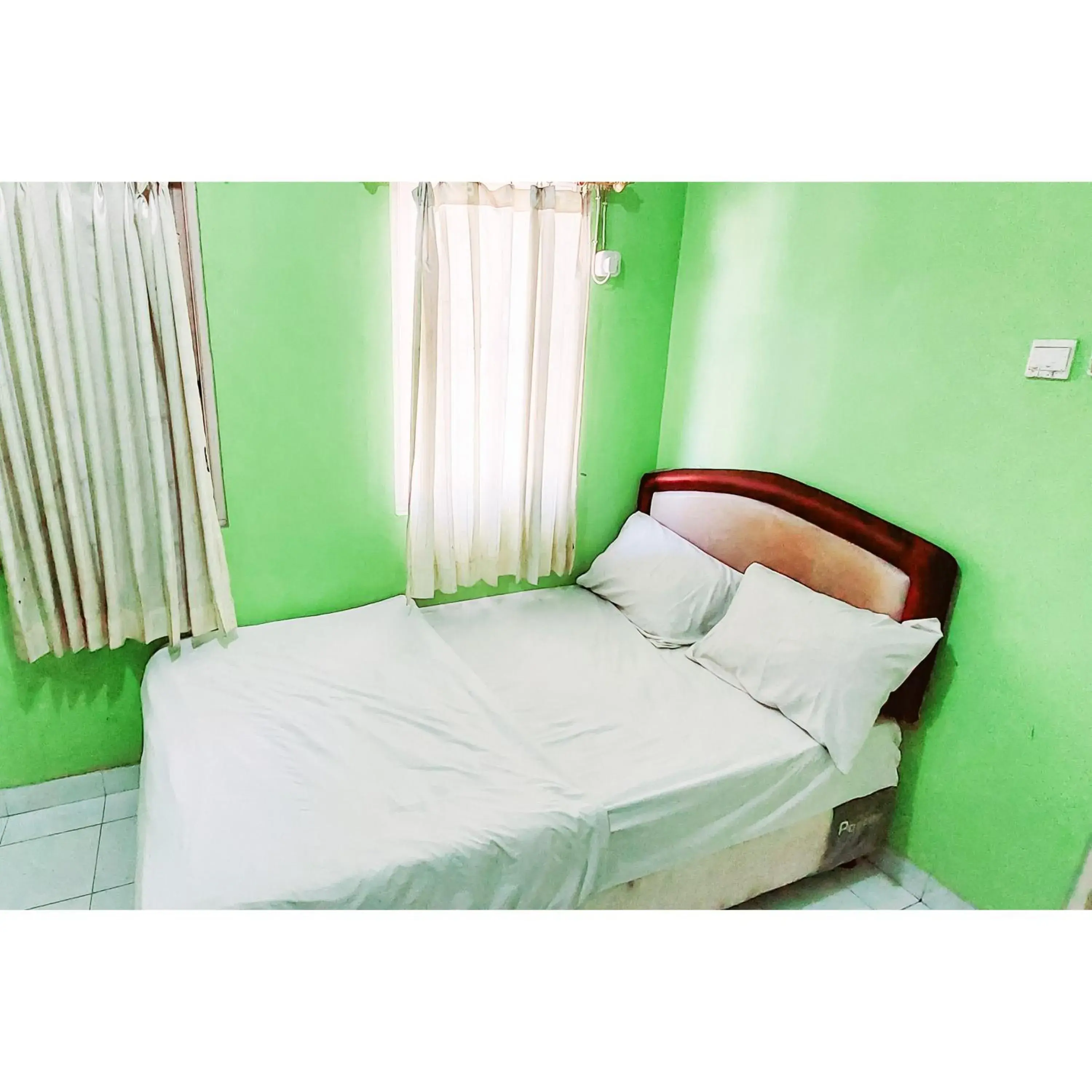 Standard Double Room in Surya Inn Syariah Cikarang RedPartner Standard Double Room in Surya Inn Syariah Cikarang RedPartner