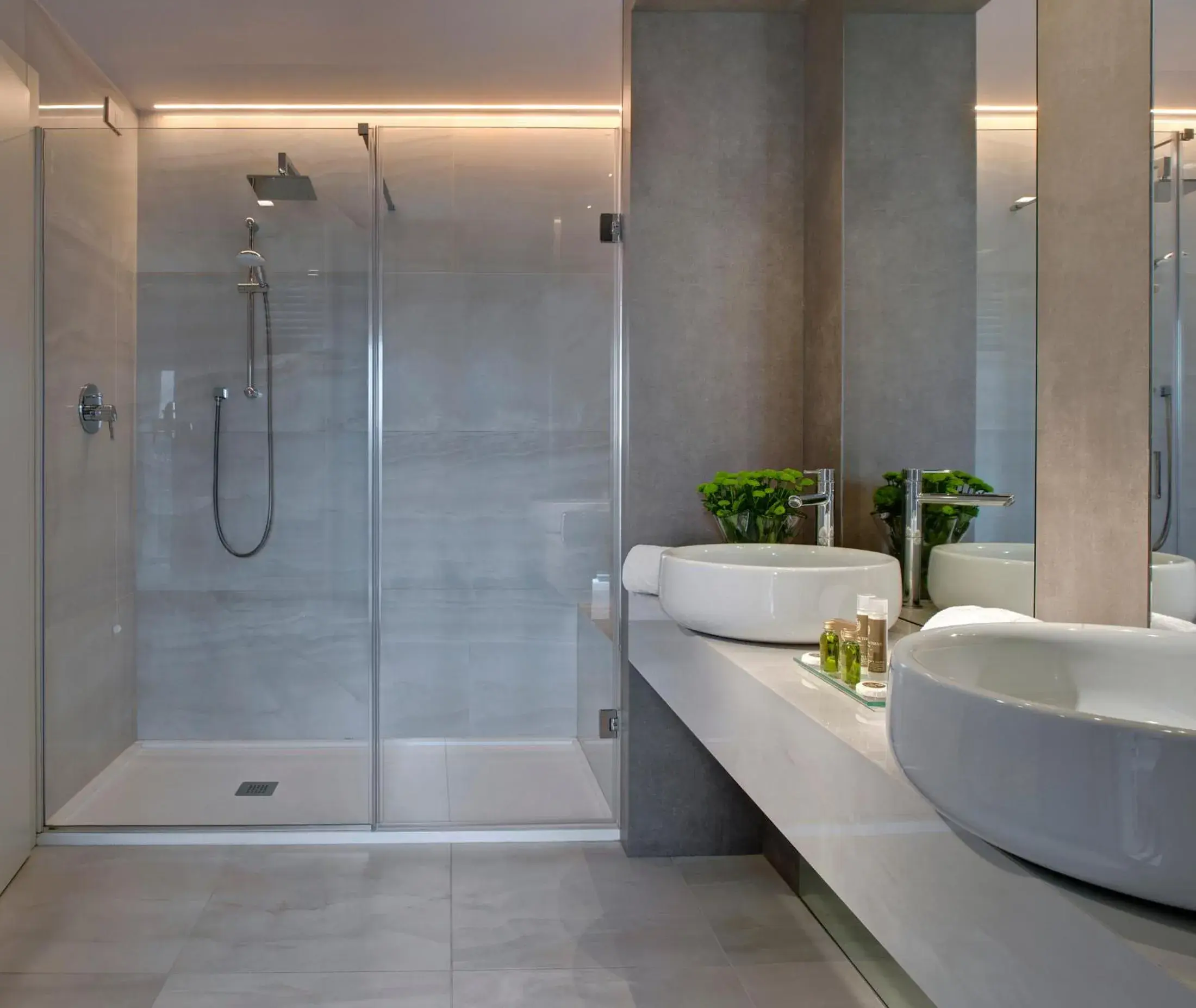 Superior Double or Twin Room with Garden View in Terme Europa Superior Double or Twin Room with Garden View in Terme Europa