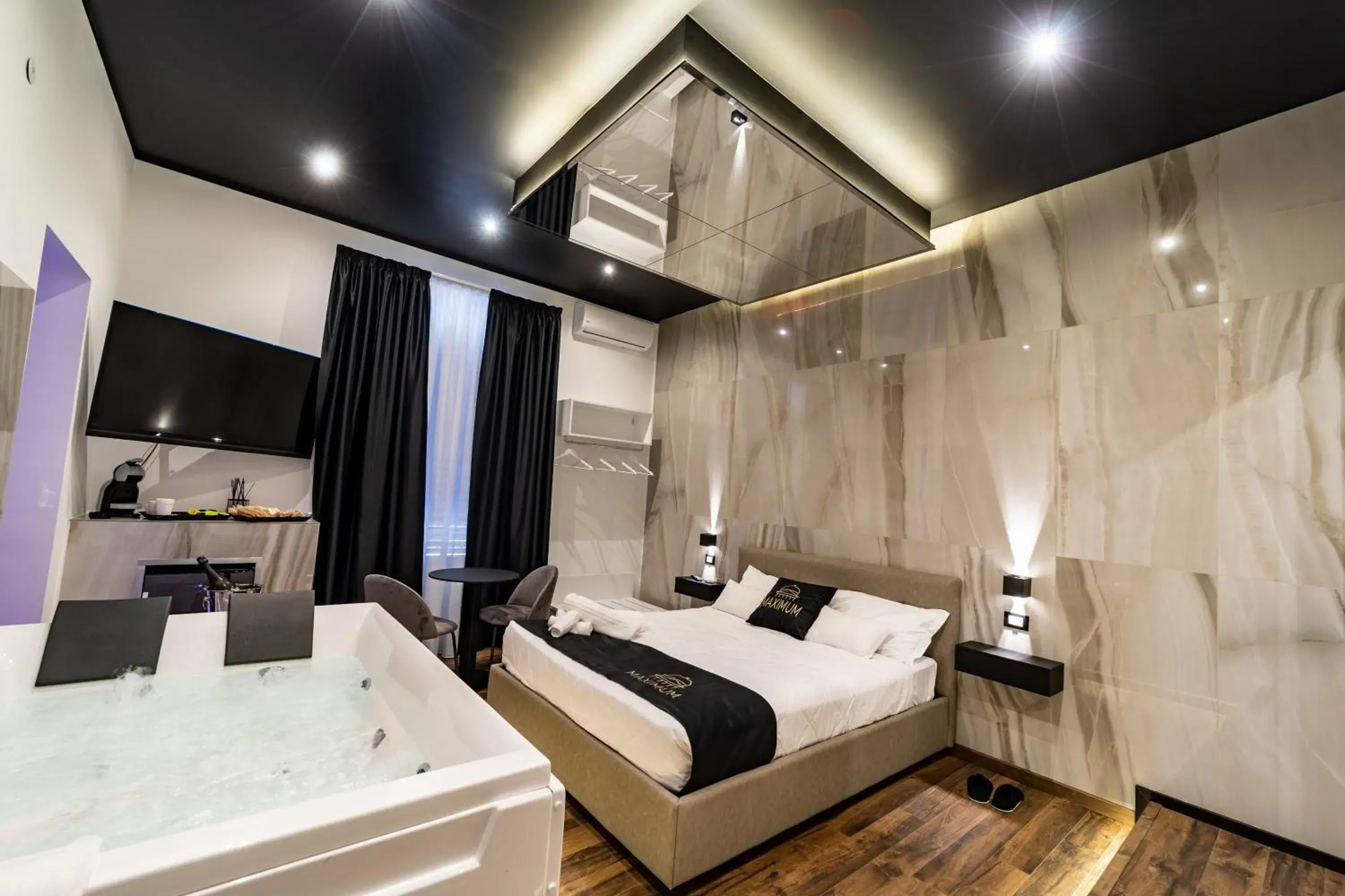 Suite with Spa Bath in Maximum Suite & Spa Suite with Spa Bath in Maximum Suite & Spa