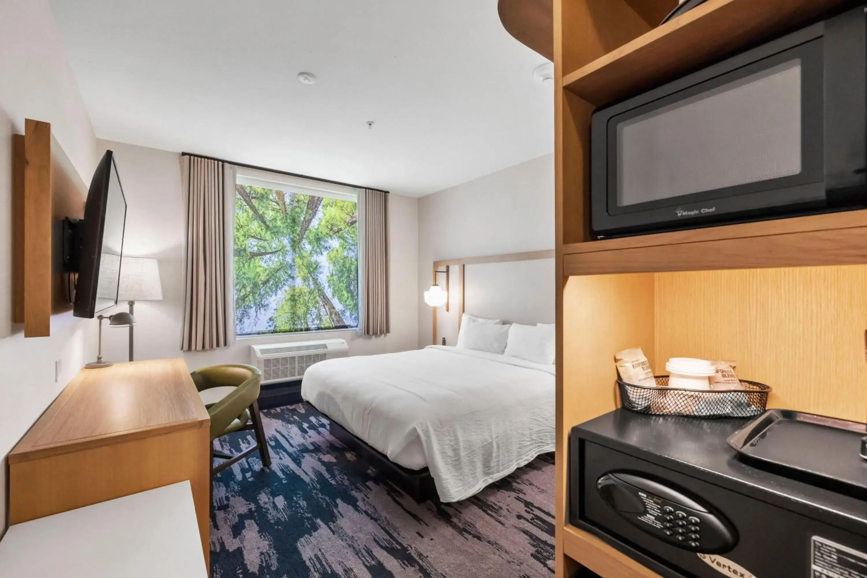 King Guest Room in Fairfield by Marriott Inn & Suites San Francisco Airport Oyster Point Area King Guest Room in Fairfield by Marriott Inn & Suites San Francisco Airport Oyster Point Area