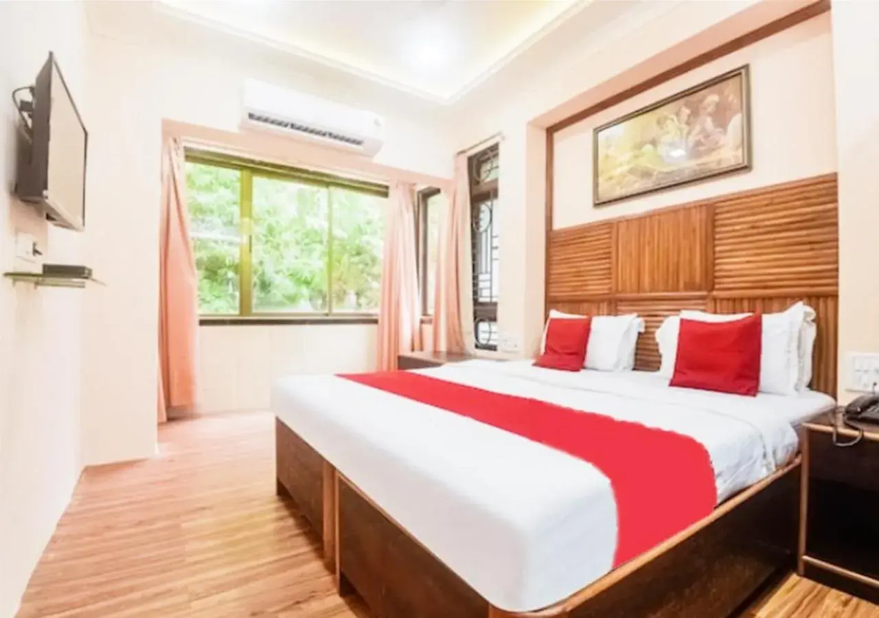 Superior Double Room - single occupancy in Hotel Subhash- Andheri Superior Double Room - single occupancy in Hotel Subhash- Andheri