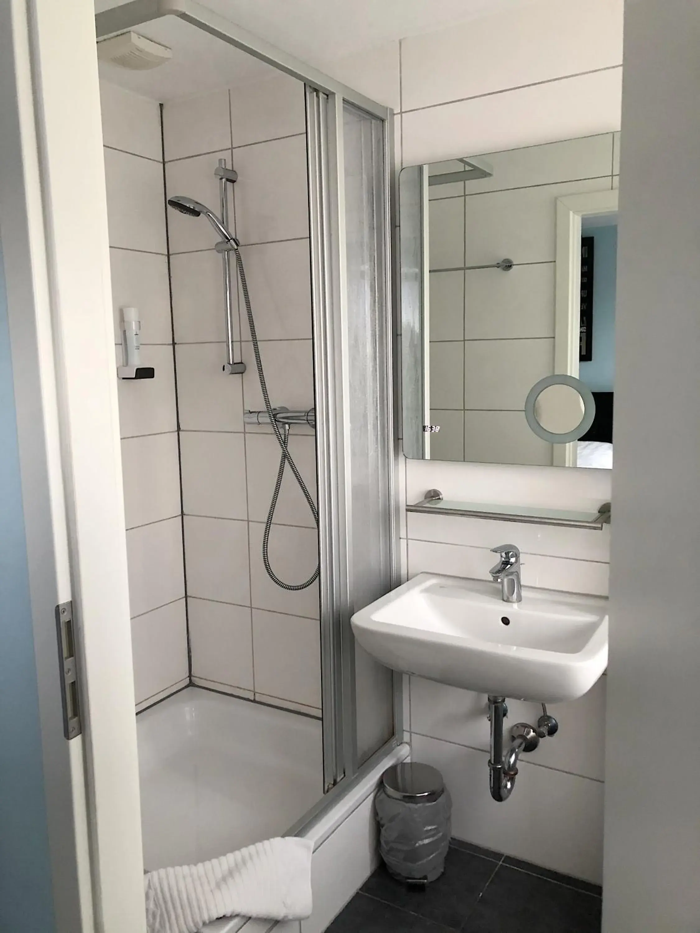 Twin Room in Glashütten Hotel Twin Room in Glashütten Hotel