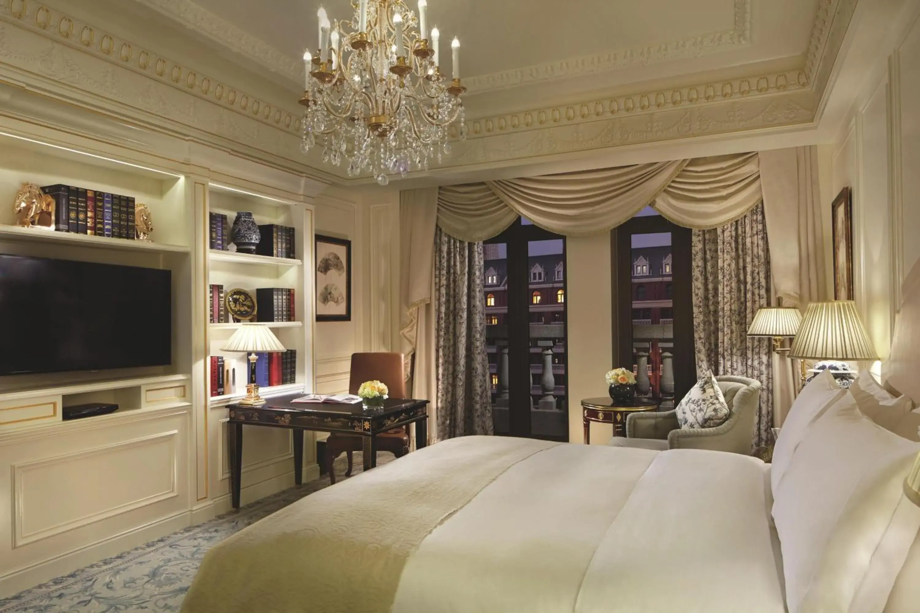 Club Deluxe Room in The Ritz-Carlton, Tianjin Club Deluxe Room in The Ritz-Carlton, Tianjin