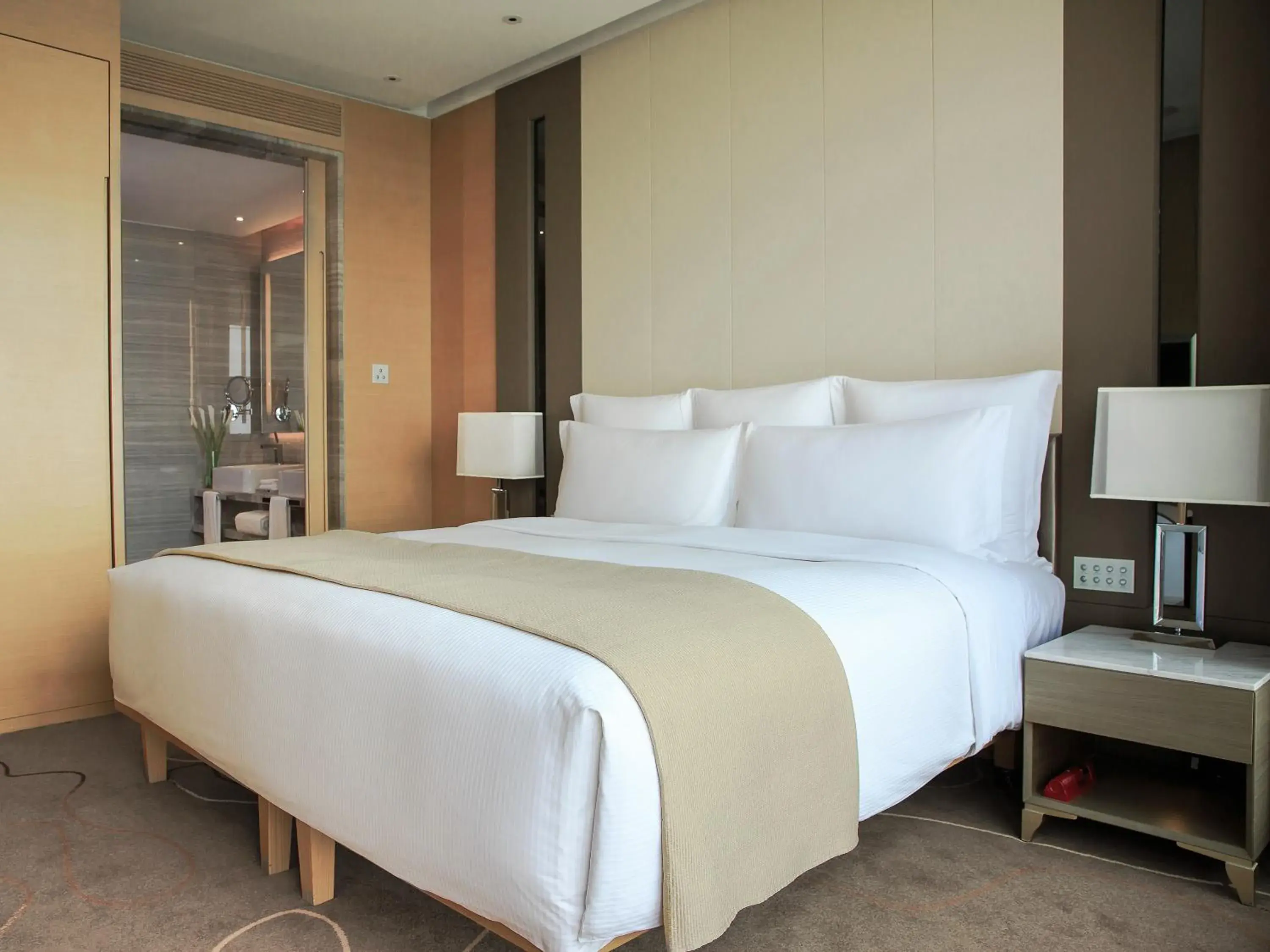 Club One-Bedroom Suite in Langham Place Guangzhou - Walking distance to Canton Fair Club One-Bedroom Suite in Langham Place Guangzhou - Walking distance to Canton Fair