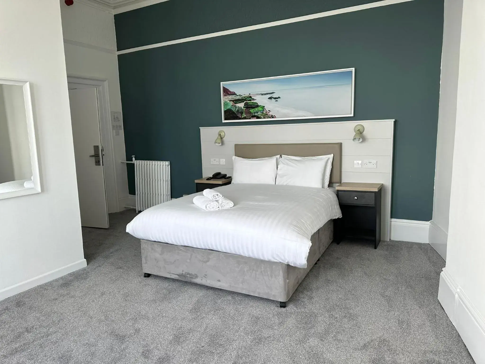 Superior Double Room with Sea View - single occupancy in Exmouth Beach Hotel Superior Double Room with Sea View - single occupancy in Exmouth Beach Hotel