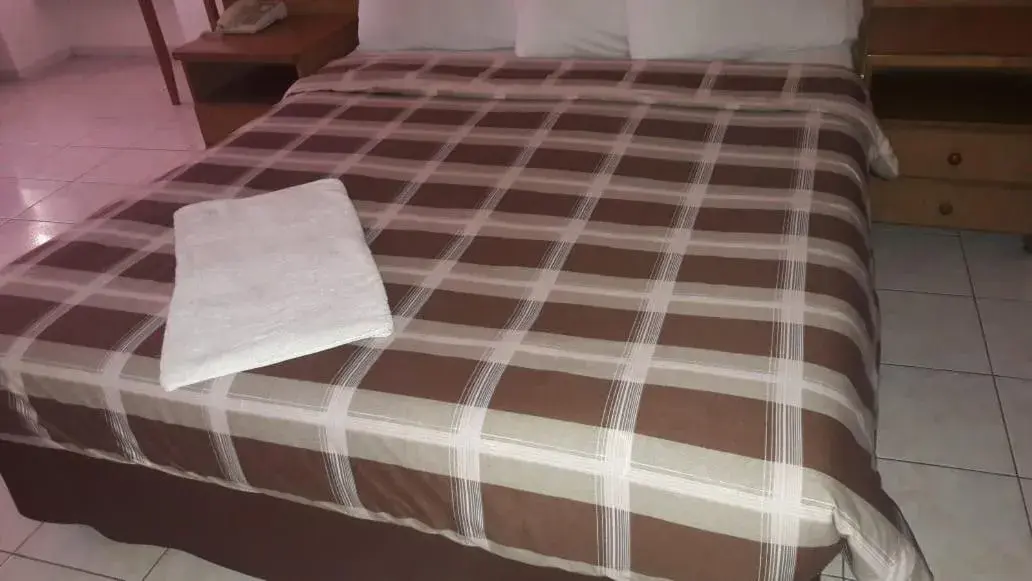 Triple Room in Razan Hotel Triple Room in Razan Hotel