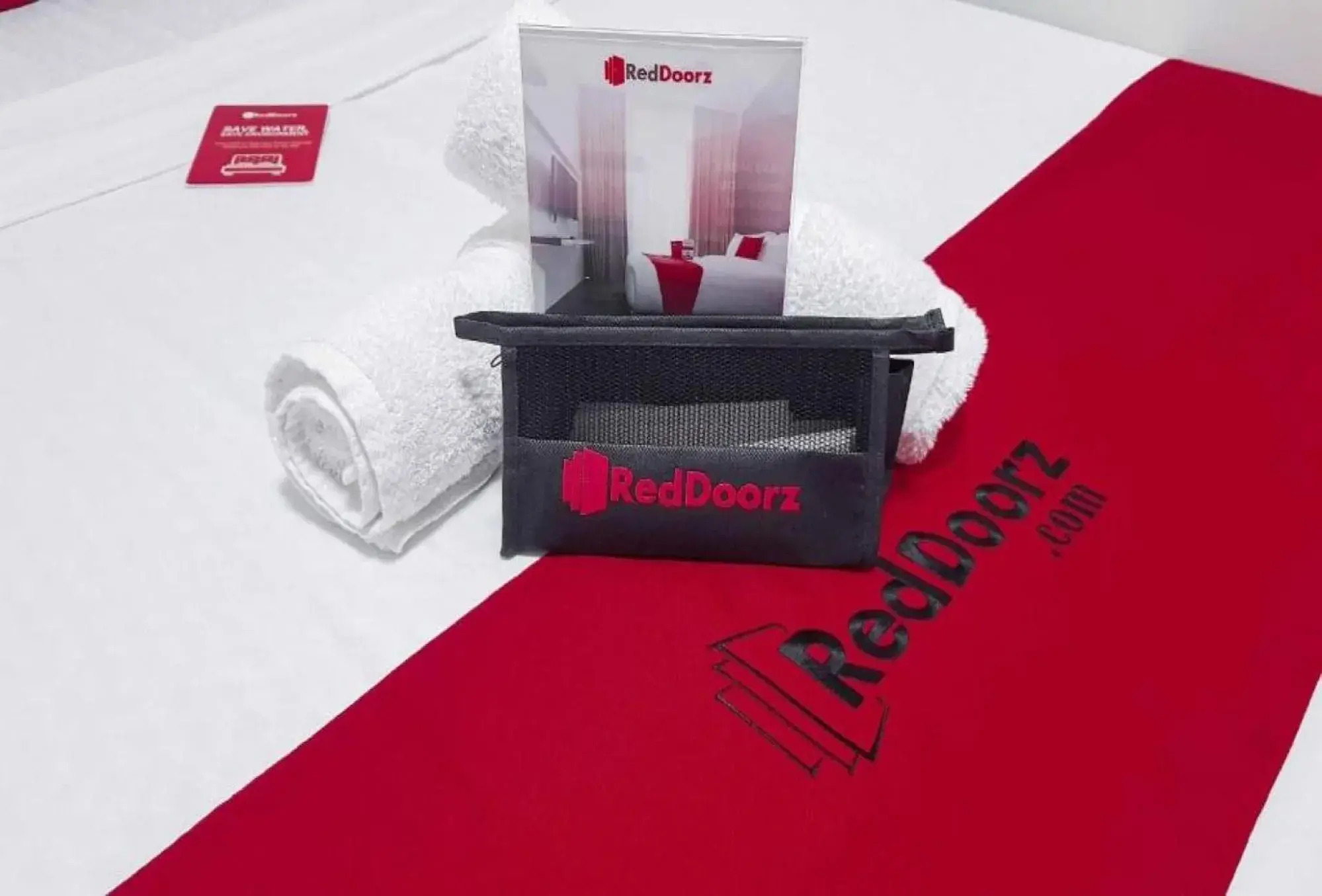 Mixed Dormitory Room in RedDoorz Plus @ Lhexlyn Resort San Narciso Mixed Dormitory Room in RedDoorz Plus @ Lhexlyn Resort San Narciso