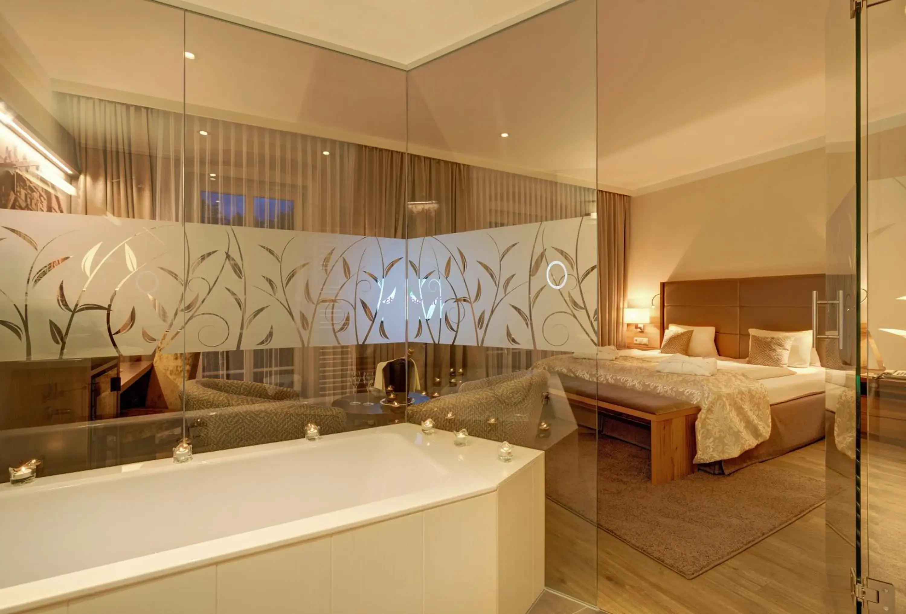 Deluxe Double Room with Bath in Hotel Schneeberghof Deluxe Double Room with Bath in Hotel Schneeberghof