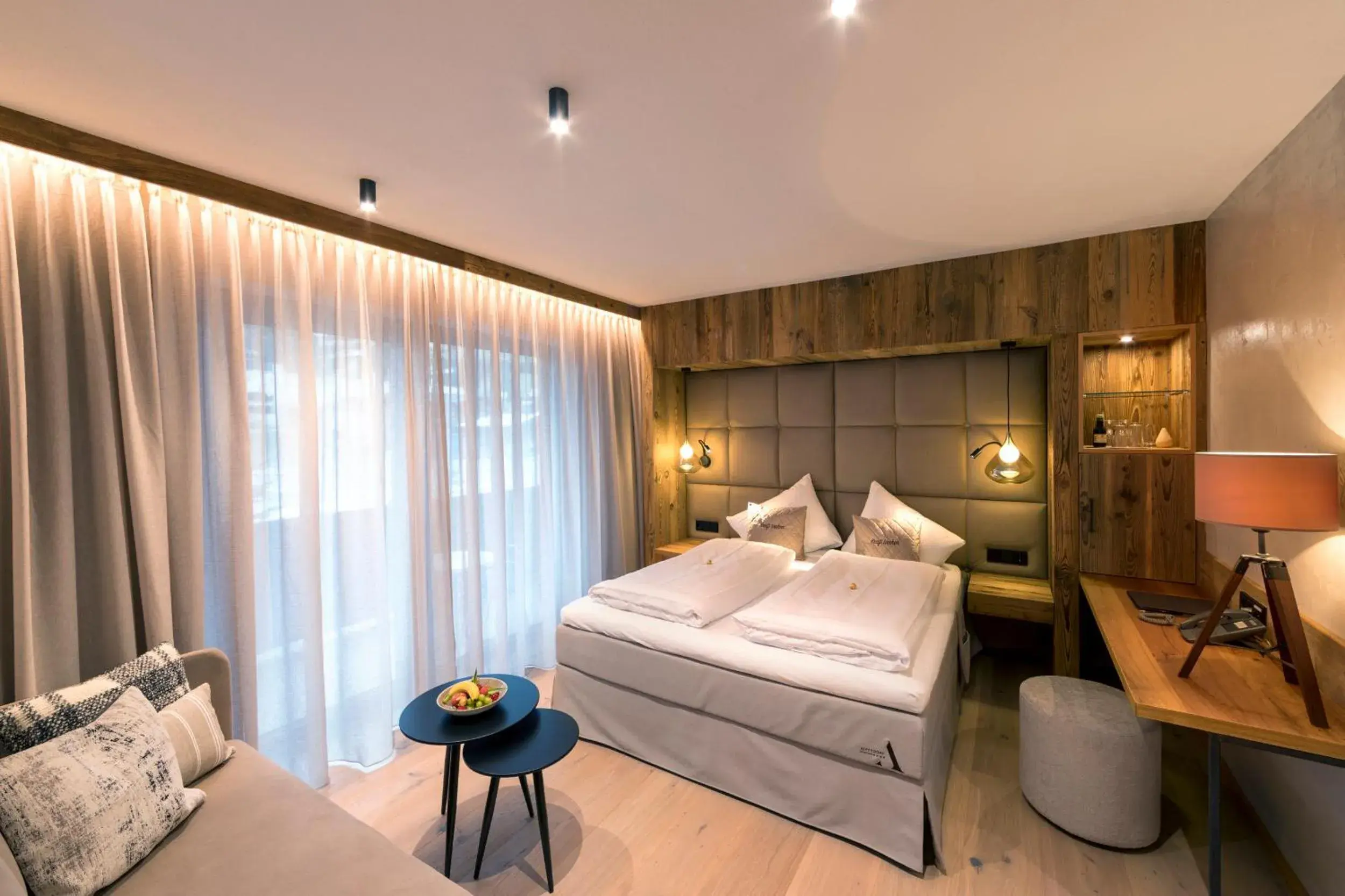 Superior Double Room in Aktivhotel Alpendorf Superior Double Room in Aktivhotel Alpendorf