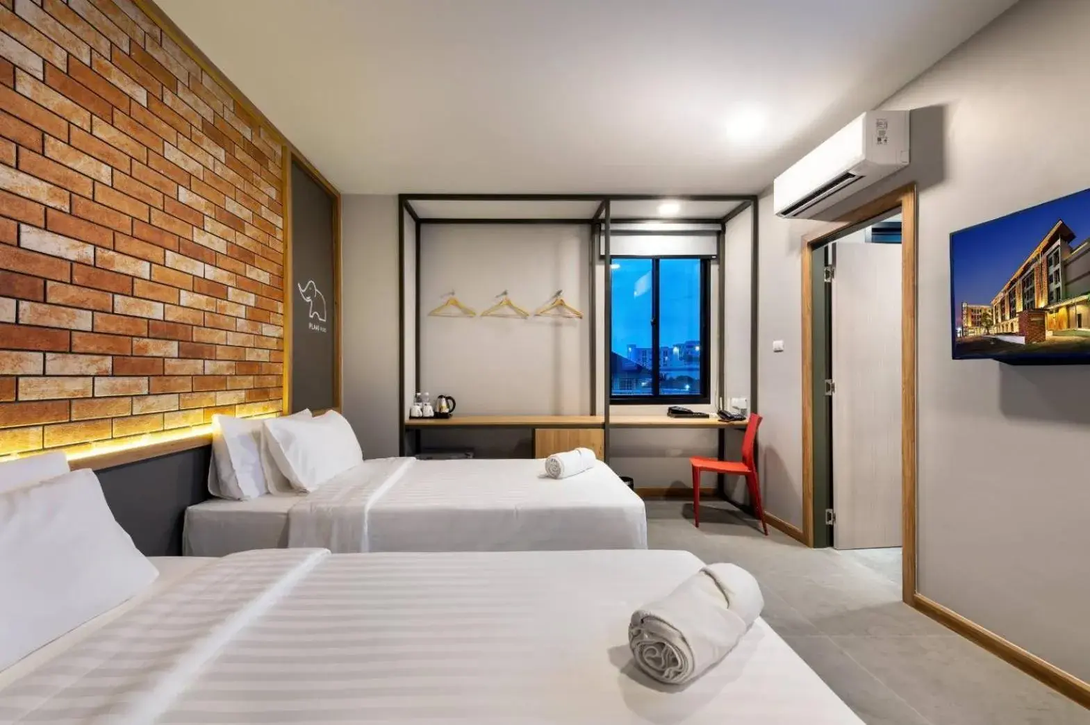 Superior Twin Room in PLAAI Plus Hotel Rayong Superior Twin Room in PLAAI Plus Hotel Rayong