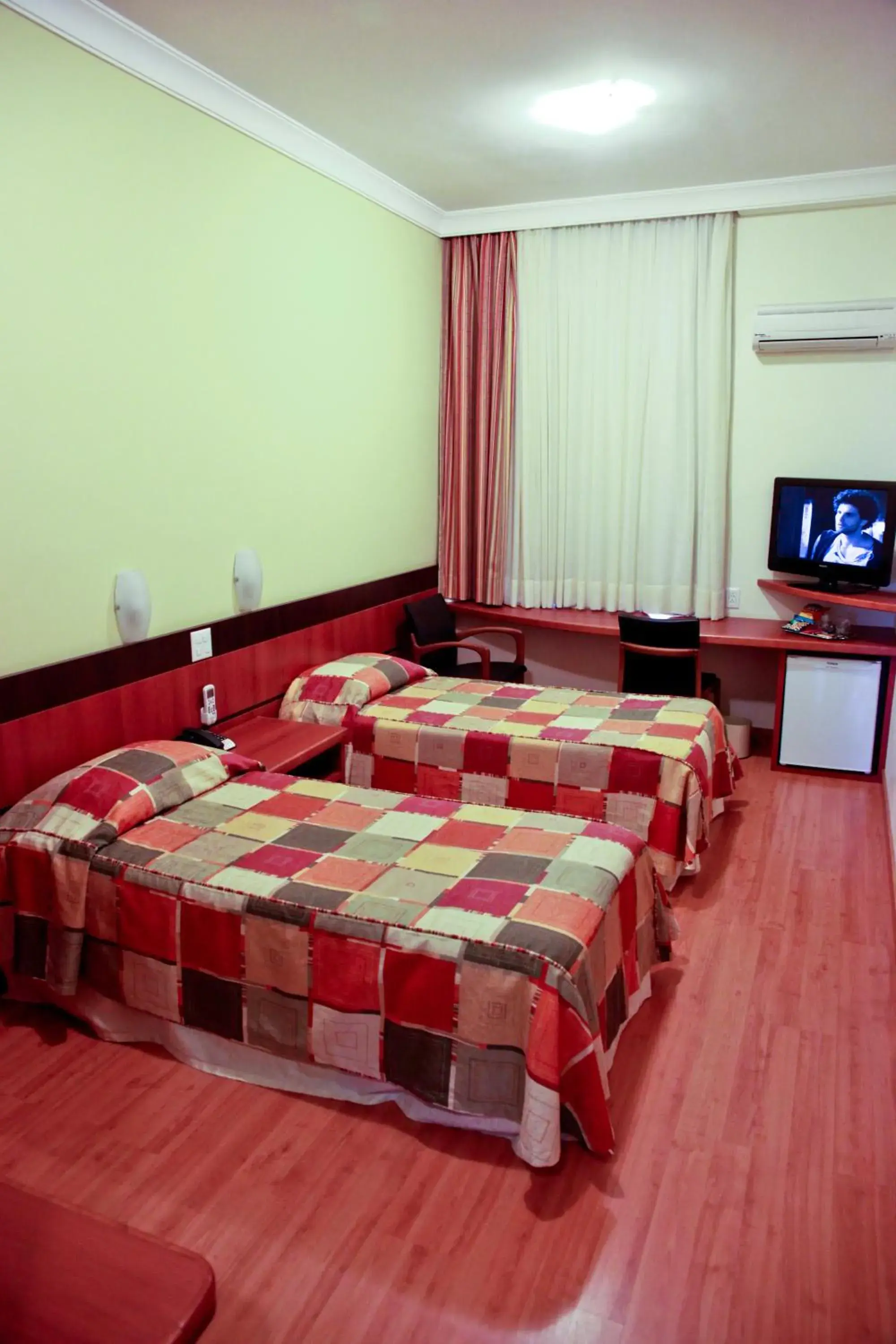 Standard Double or Twin Room - single occupancy in Eston Hotel - LOCALIZAÇÃO CENTRAL PRIVILEGIADA -PET FRIENDLY Standard Double or Twin Room - single occupancy in Eston Hotel - LOCALIZAÇÃO CENTRAL PRIVILEGIADA -PET FRIENDLY