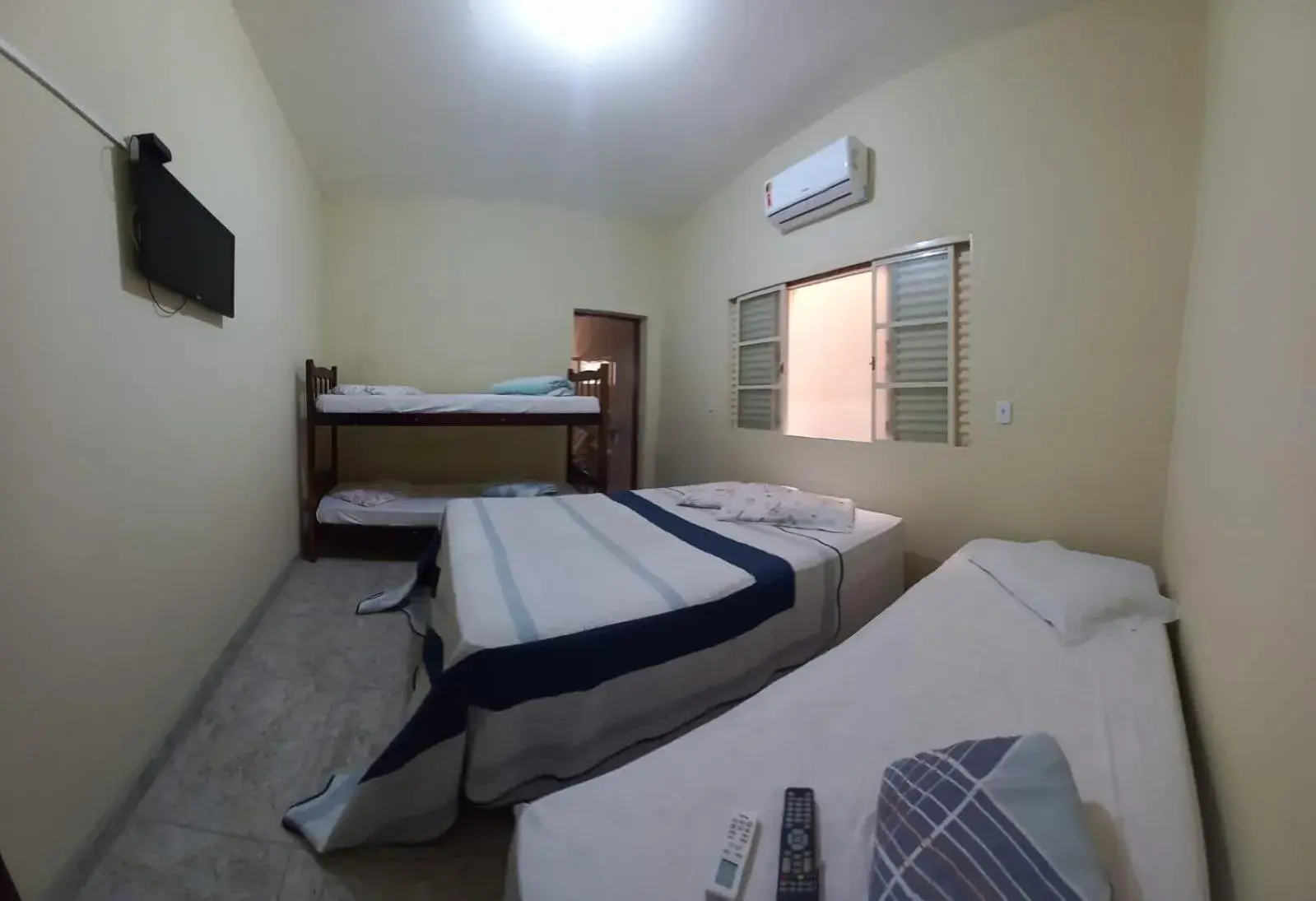 Family Room with Private Bathroom - single occupancy in Santa Helena Pousada Family Room with Private Bathroom - single occupancy in Santa Helena Pousada