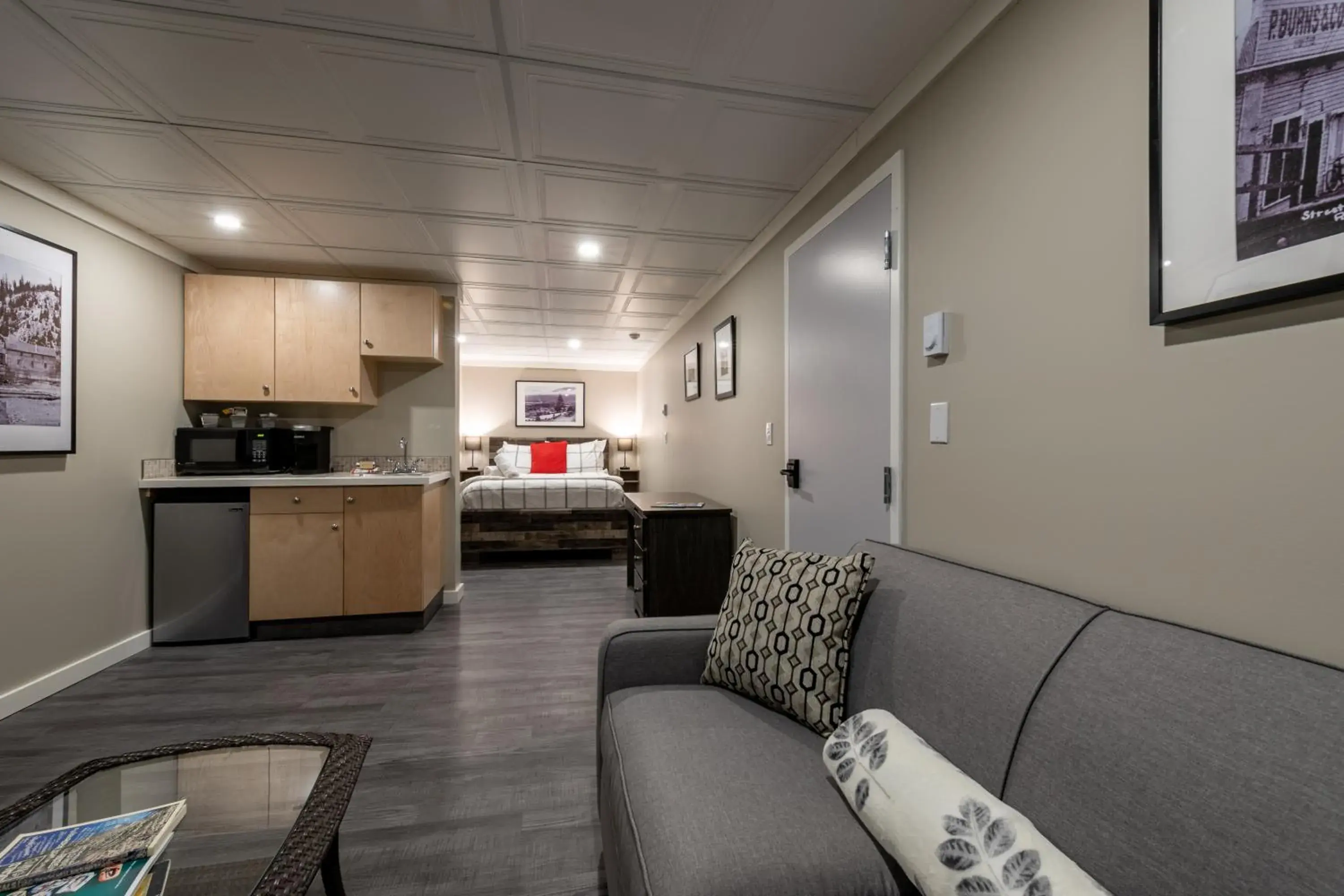 Deluxe Queen Room in The Cache Hotel and Lodgings Deluxe Queen Room in The Cache Hotel and Lodgings