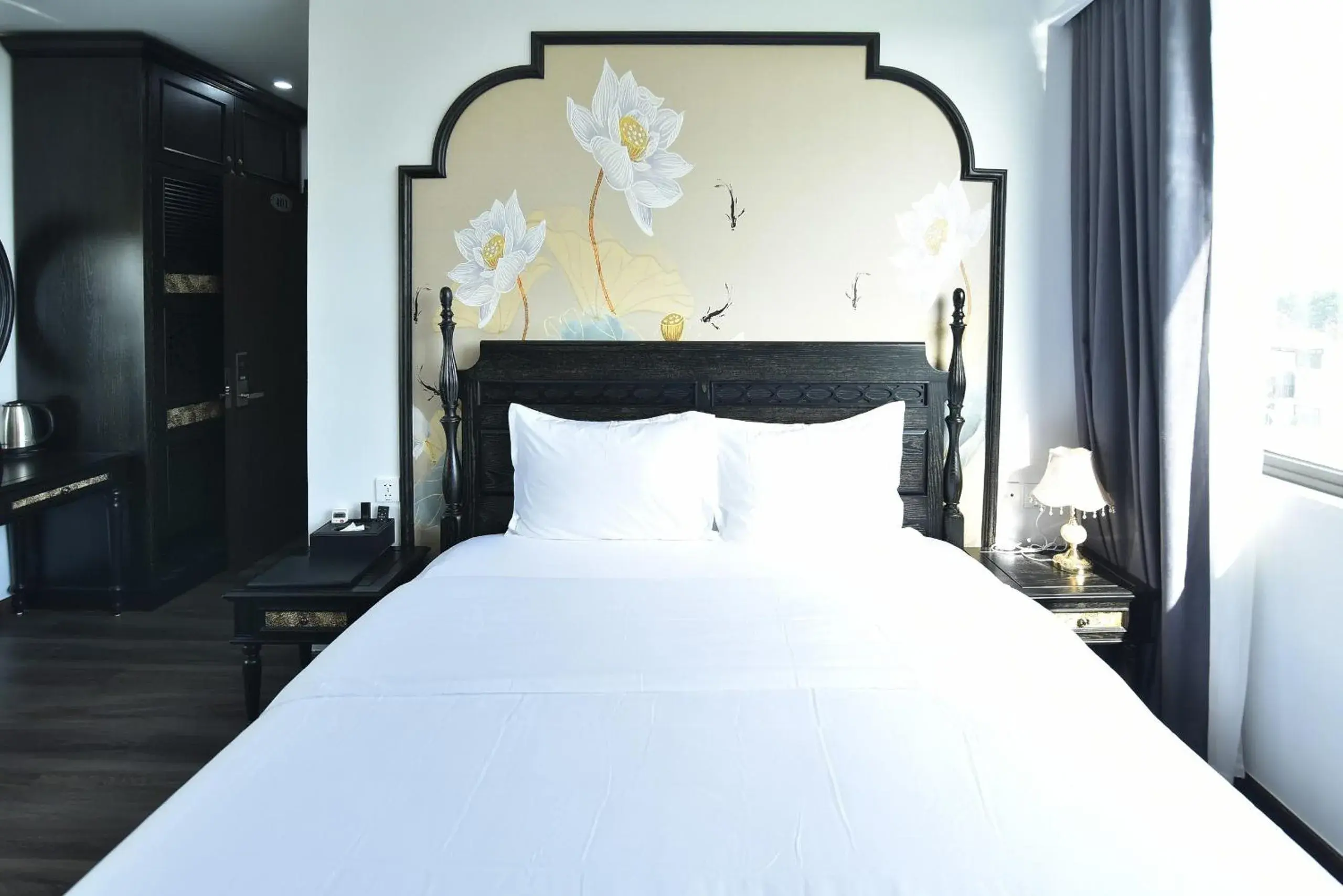 Suite with Lake View in Lotus Hotel Ninh Bình Suite with Lake View in Lotus Hotel Ninh Bình