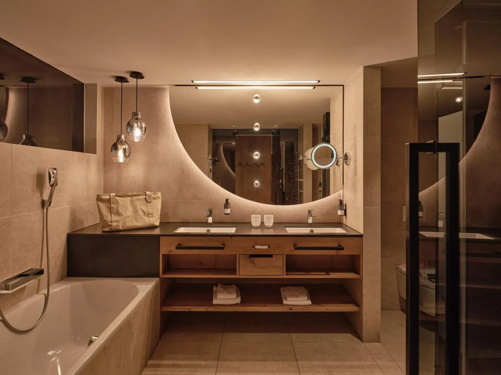 Suite Deluxe in DAS EDELWEISS - Salzburg Mountain Resort Suite Deluxe in DAS EDELWEISS - Salzburg Mountain Resort