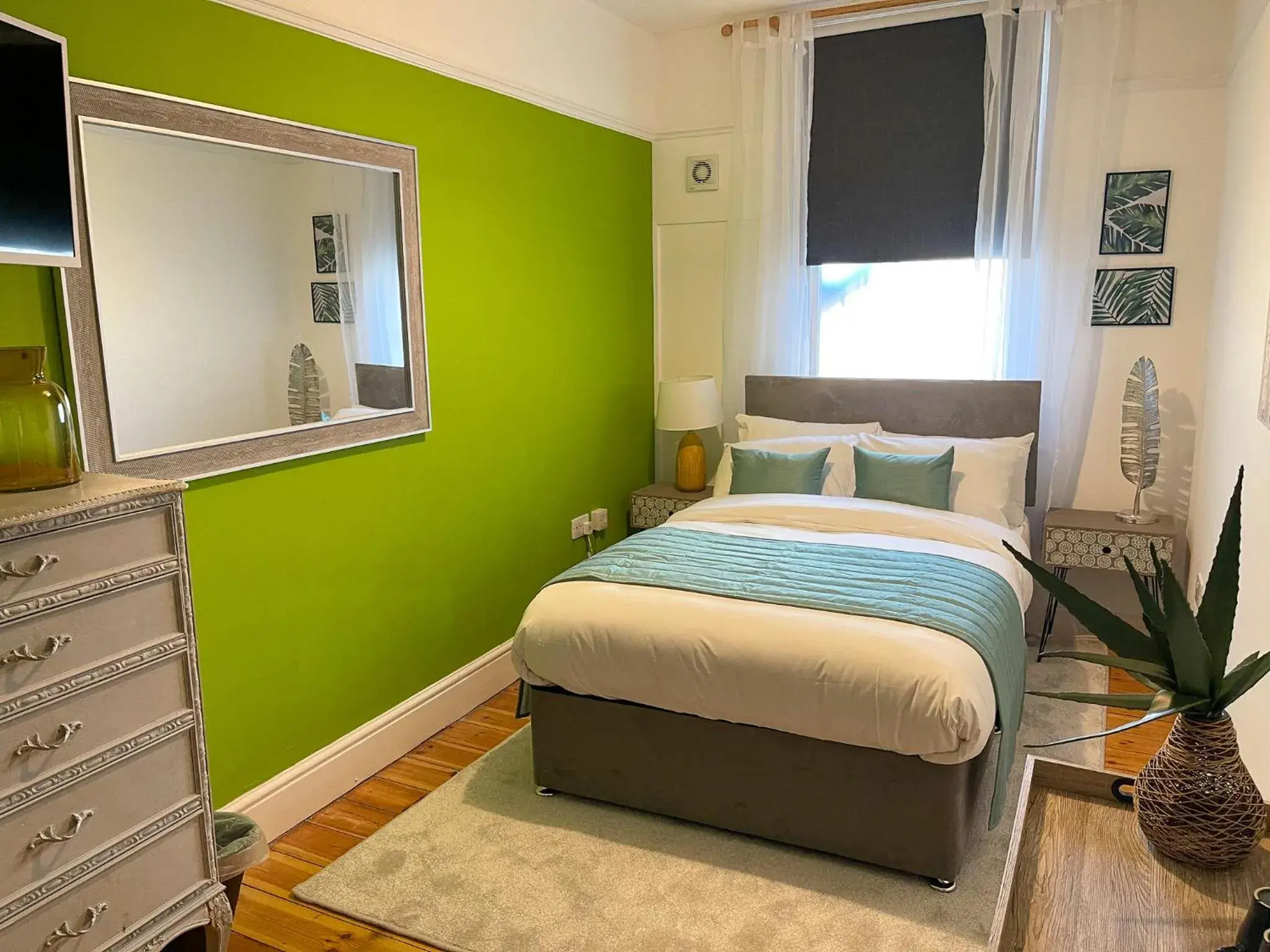 Double Room - single occupancy in The Bank Hotel & Bistro Double Room - single occupancy in The Bank Hotel & Bistro