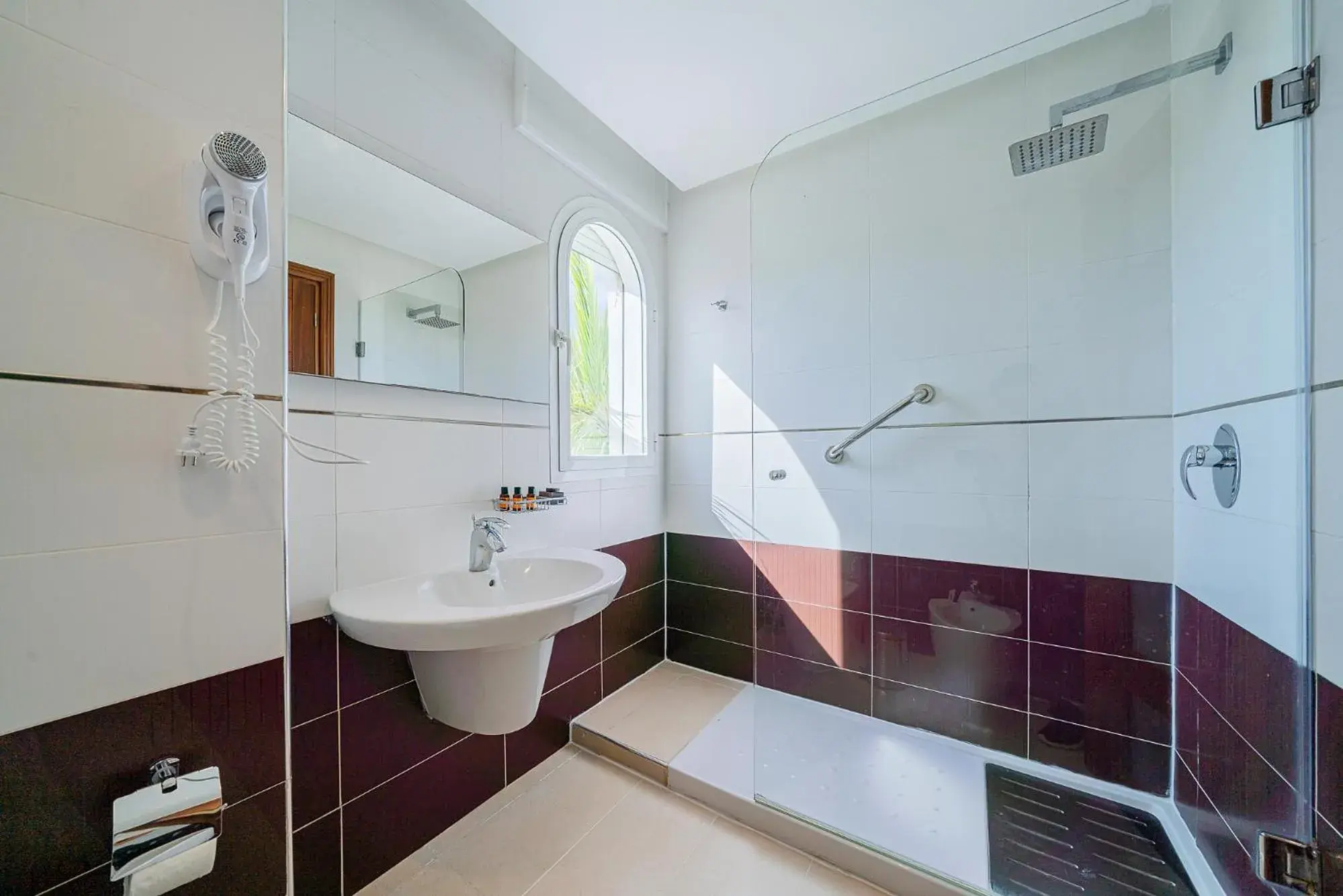 Four-Bedroom Apartment with Sea View in Mnar Castle Four-Bedroom Apartment with Sea View in Mnar Castle