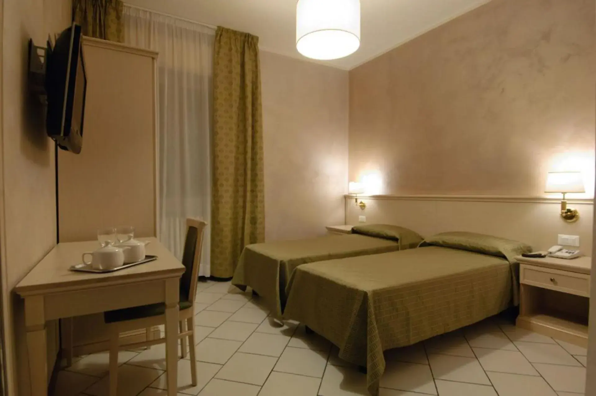 Double or Twin Room in Albergo CAVALLINO 10 Double or Twin Room in Albergo CAVALLINO 10
