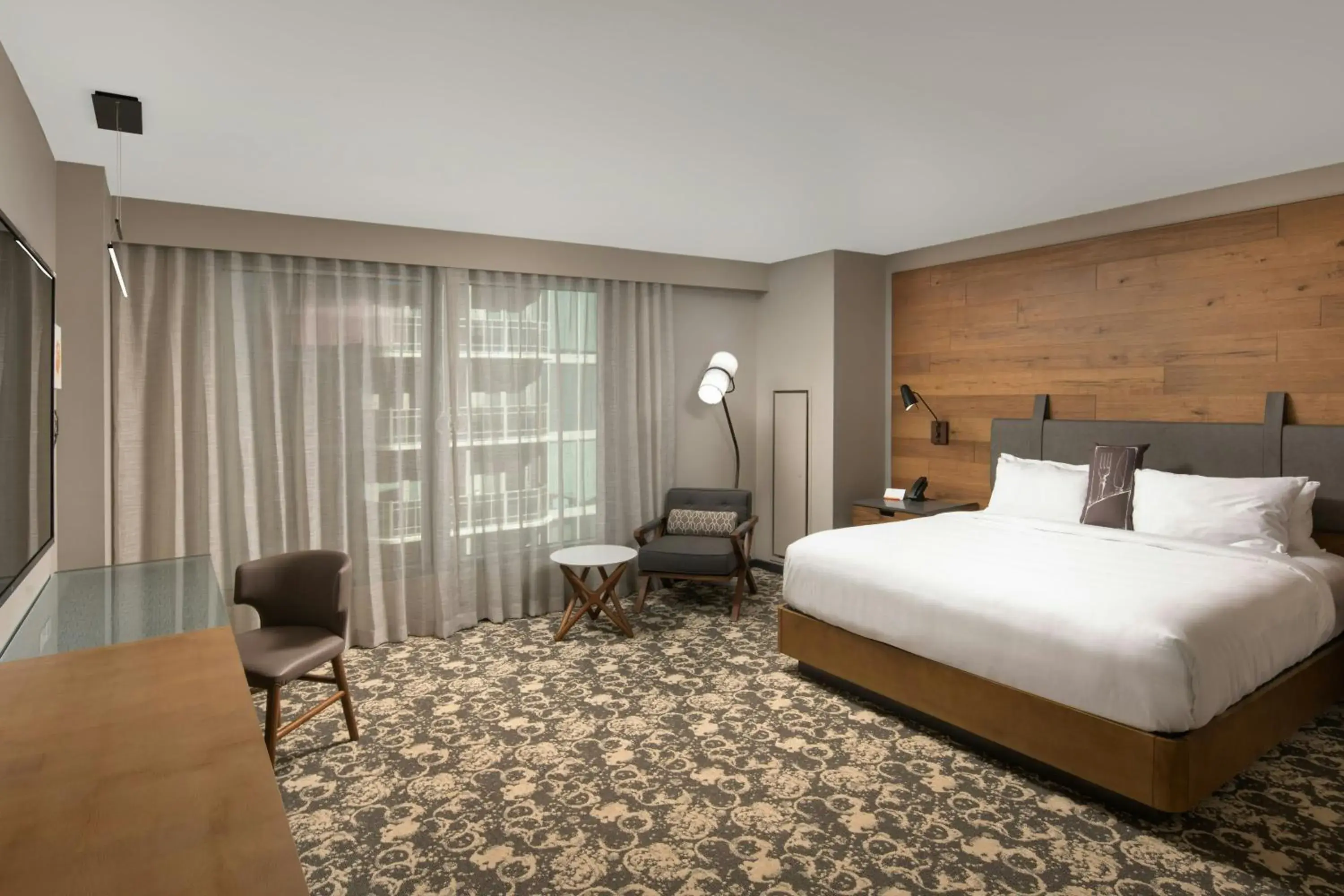 Deluxe Guest room, 1 King, City View (Mobility Accessible w/ Tub) in Epicurean Atlanta, Autograph Collection Deluxe Guest room, 1 King, City View (Mobility Accessible w/ Tub) in Epicurean Atlanta, Autograph Collection