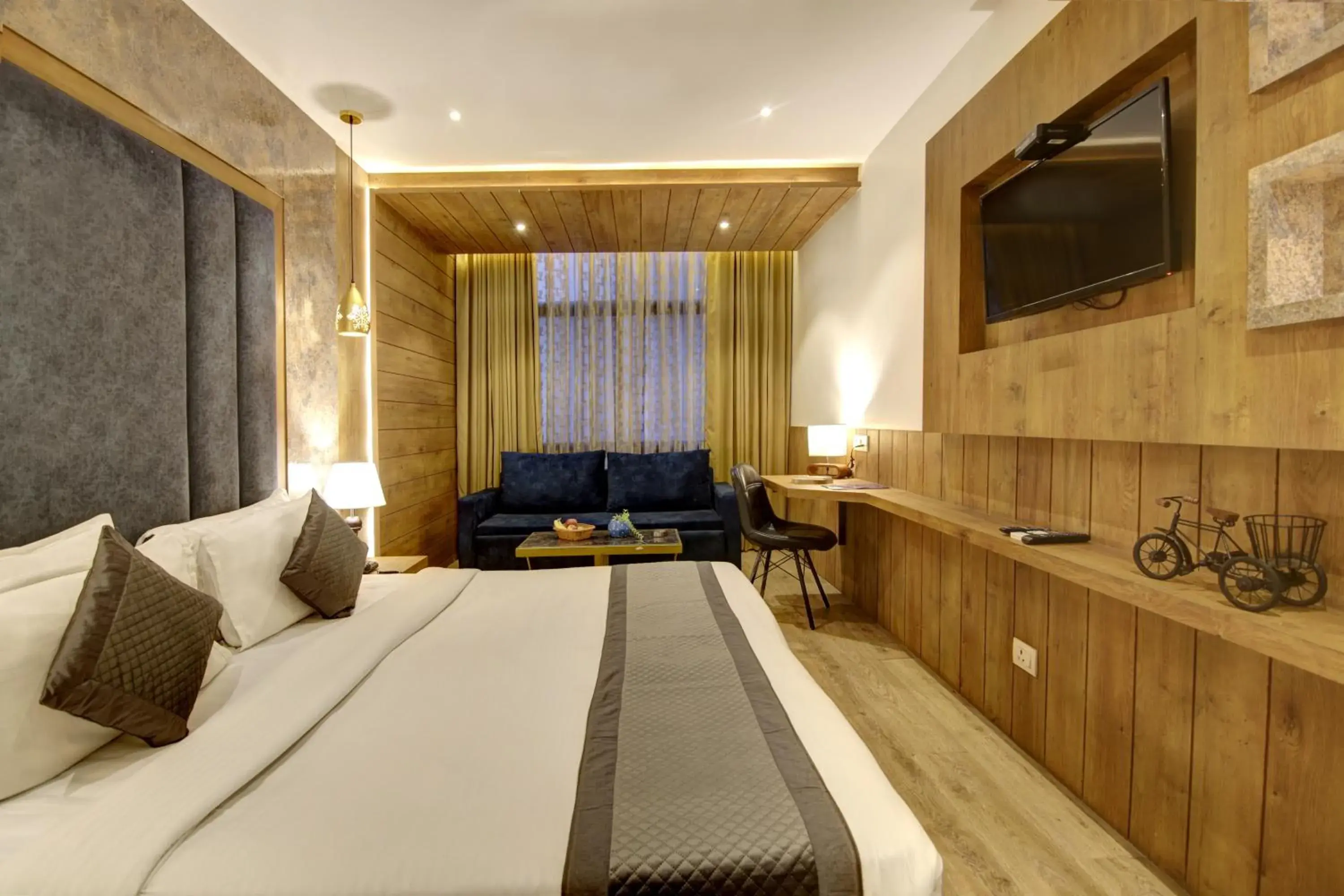 Presidential Suite in Town Pallace Inn - Hotel in New Delhi Presidential Suite in Town Pallace Inn - Hotel in New Delhi