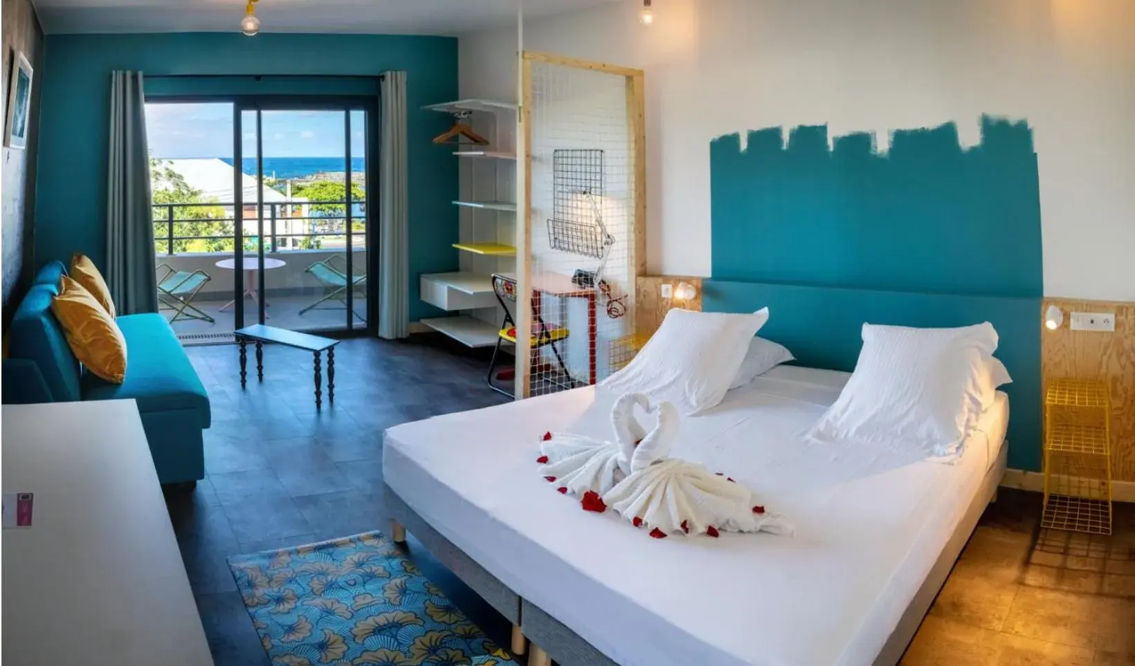 Deluxe Family Room in HÔTEL LE TERRE SAINTE Deluxe Family Room in HÔTEL LE TERRE SAINTE