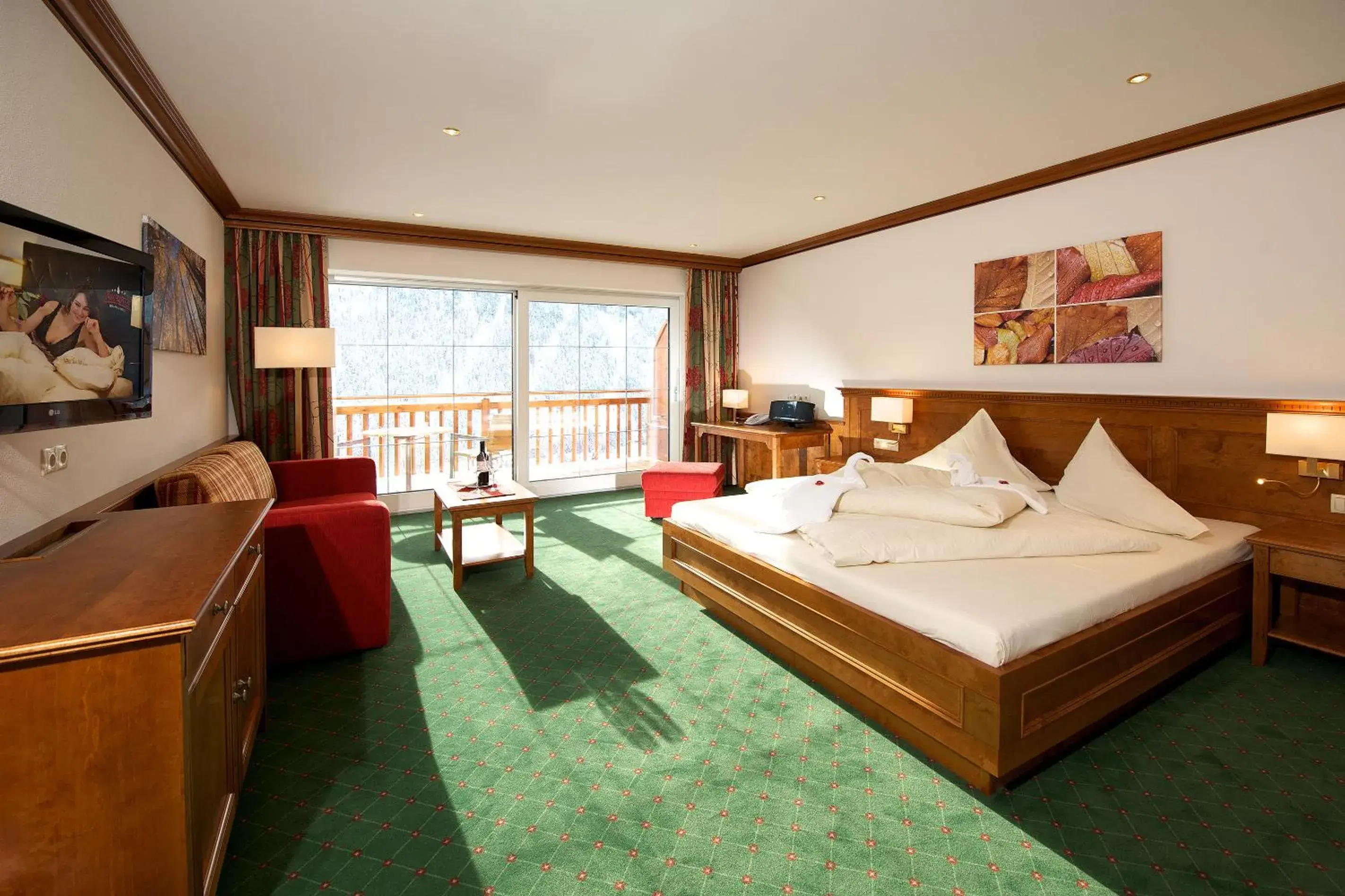 Deluxe Double Room in Berg-Spa & Hotel Zamangspitze Deluxe Double Room in Berg-Spa & Hotel Zamangspitze