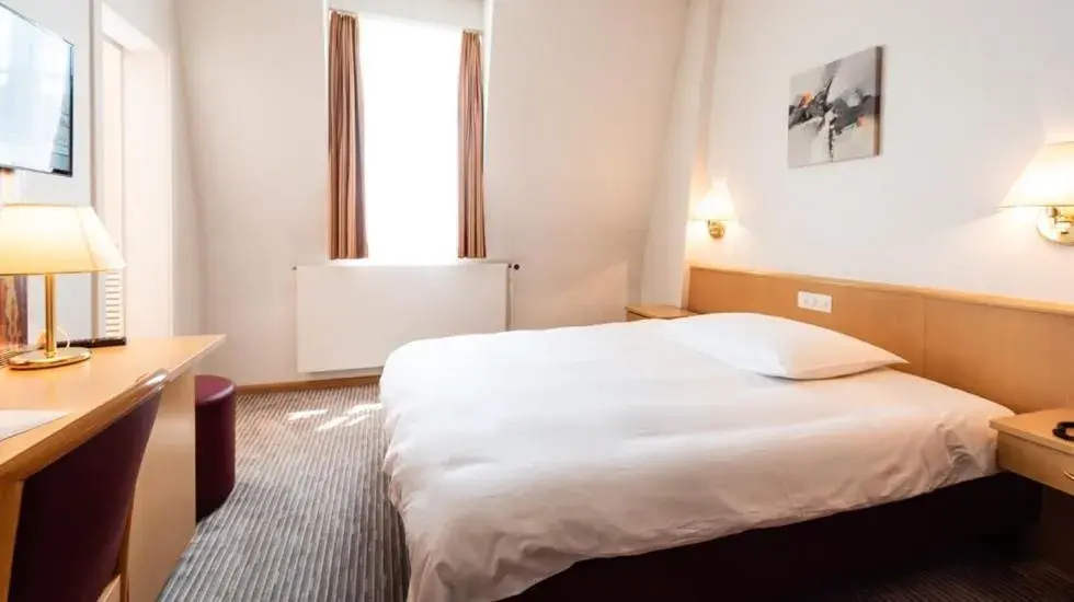 Single Room in Central City Hotel Rochat Single Room in Central City Hotel Rochat