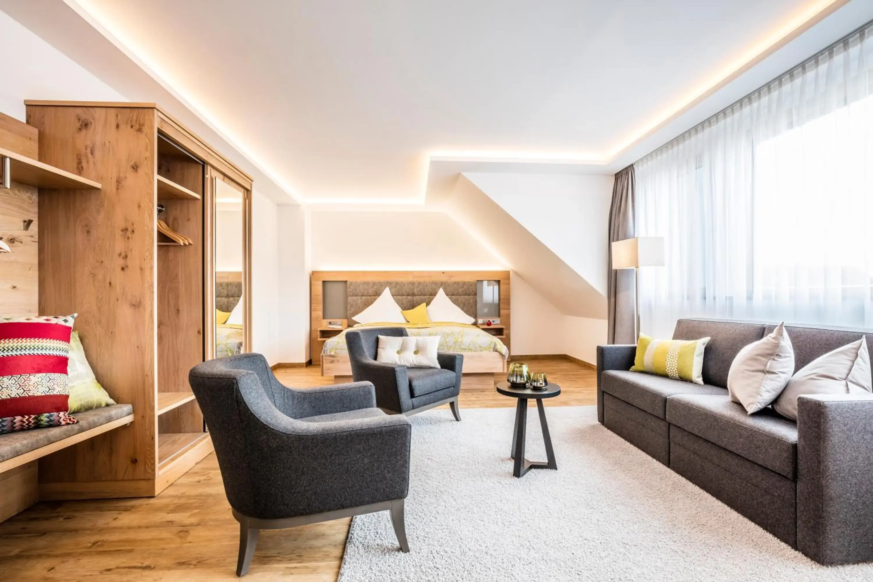 Junior Suite (with Air Conditioning) - single occupancy in Rührberger Hof Hotel & Restaurant Grenzach-Wyhlen bei Basel Junior Suite (with Air Conditioning) - single occupancy in Rührberger Hof Hotel & Restaurant Grenzach-Wyhlen bei Basel