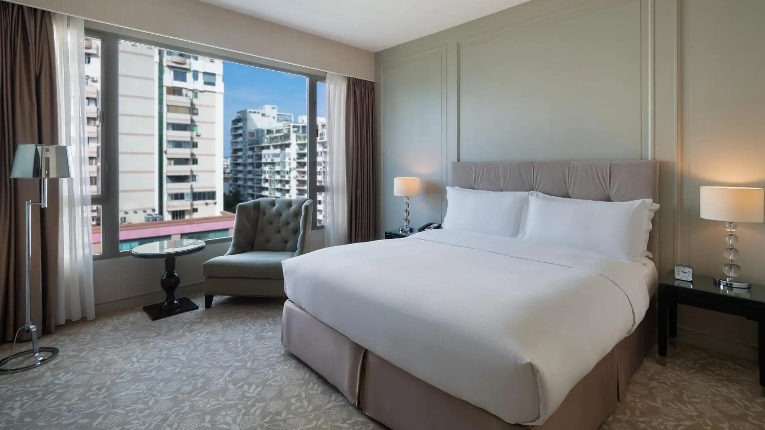 Deluxe Suite King (Complimentary soft drinks and snacks in mini bar) in Marco Polo Xiamen Deluxe Suite King (Complimentary soft drinks and snacks in mini bar) in Marco Polo Xiamen