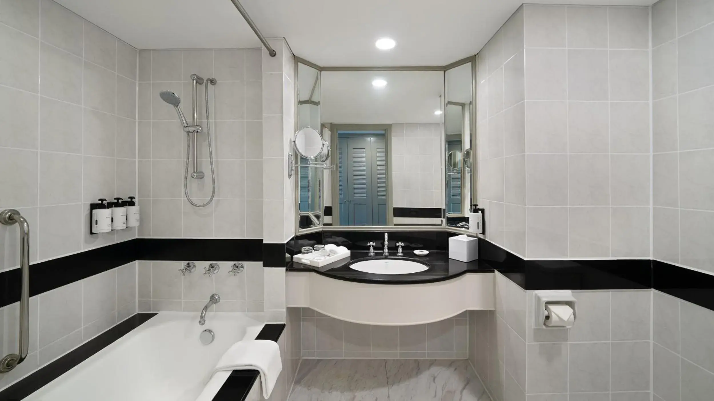 Superior Twin Room in Marco Polo Xiamen Superior Twin Room in Marco Polo Xiamen