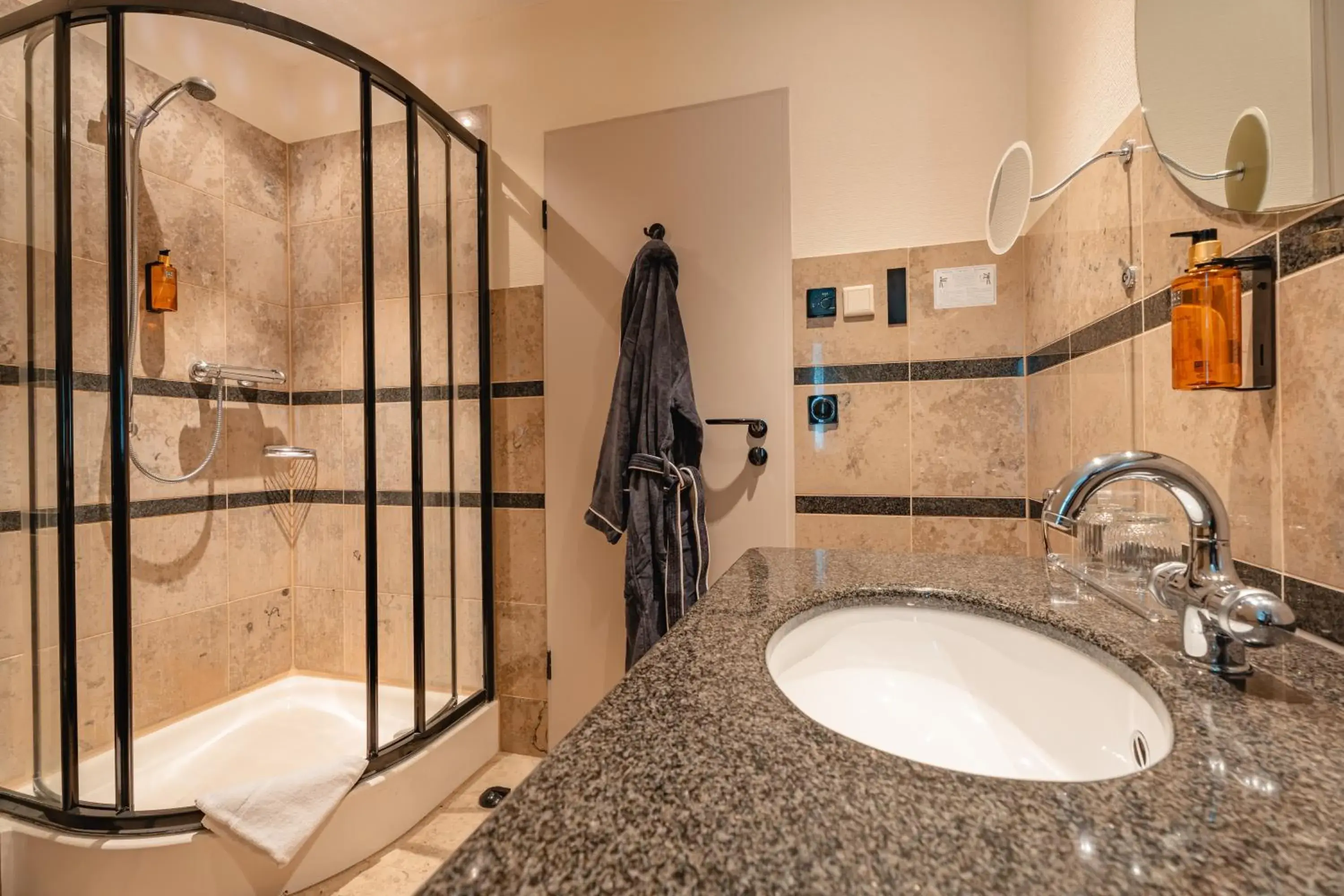 Standard Double Room in Naturhotel Sachsenbaude Oberwiesenthal - Indoor-Pool & Outdoor-Whirlpool Standard Double Room in Naturhotel Sachsenbaude Oberwiesenthal - Indoor-Pool & Outdoor-Whirlpool