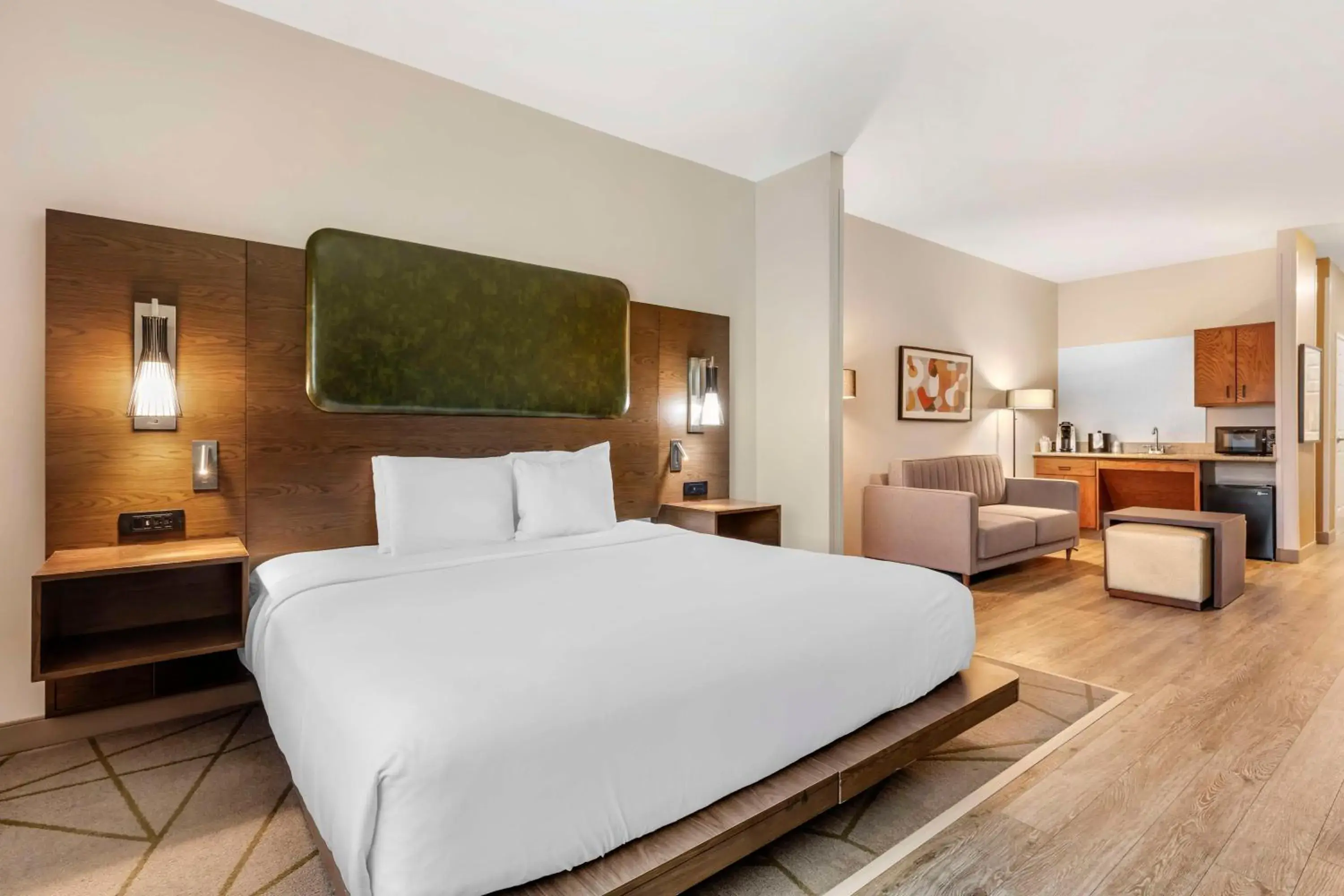 King Room with Mobility Accessible Roll-In Shower in Best Western Plus Riata King Room with Mobility Accessible Roll-In Shower in Best Western Plus Riata