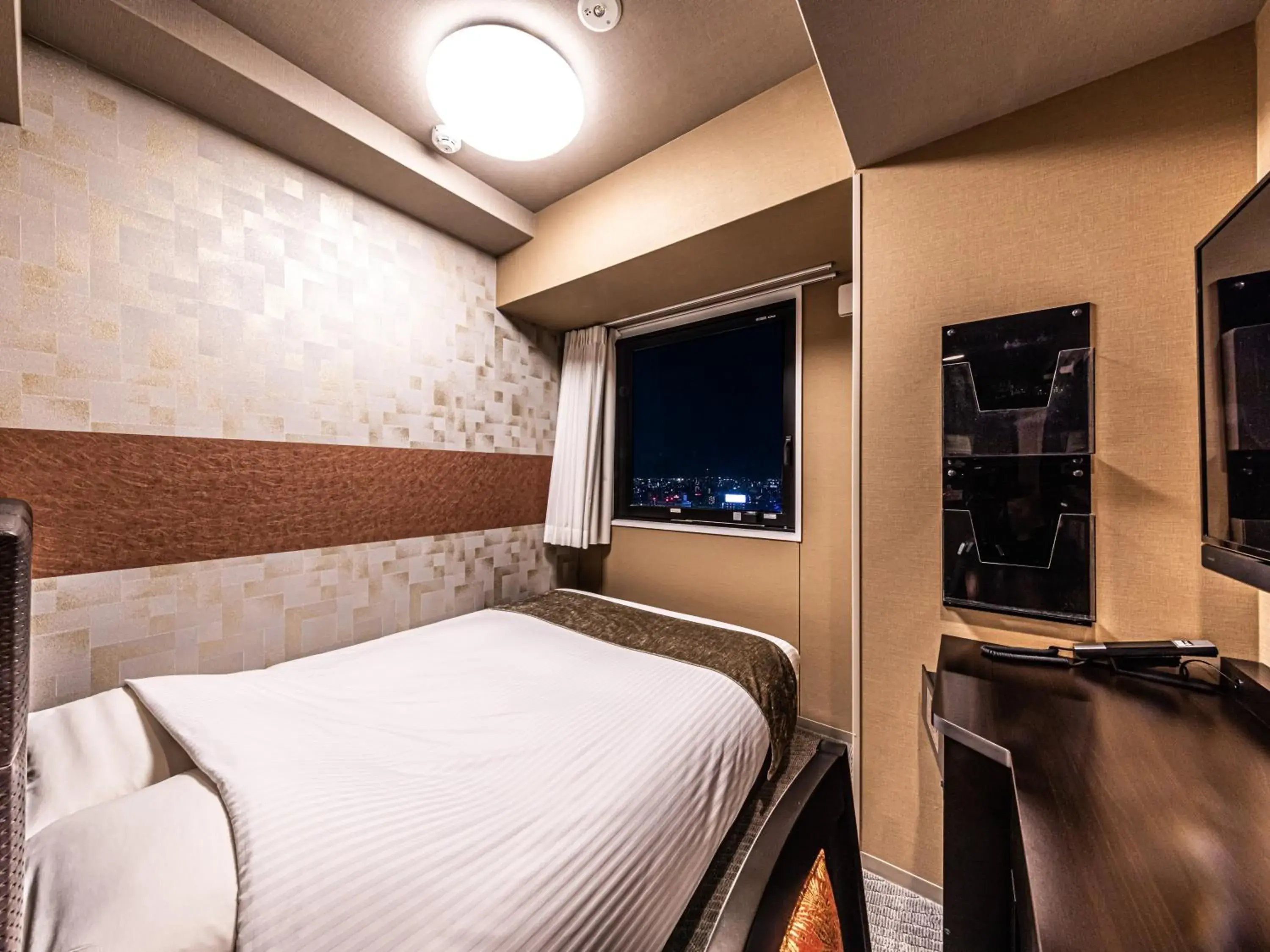 Double Room -High Floor - Non-Smoking in APA Hotel Shin Osaka Eki Tower Double Room -High Floor - Non-Smoking in APA Hotel Shin Osaka Eki Tower