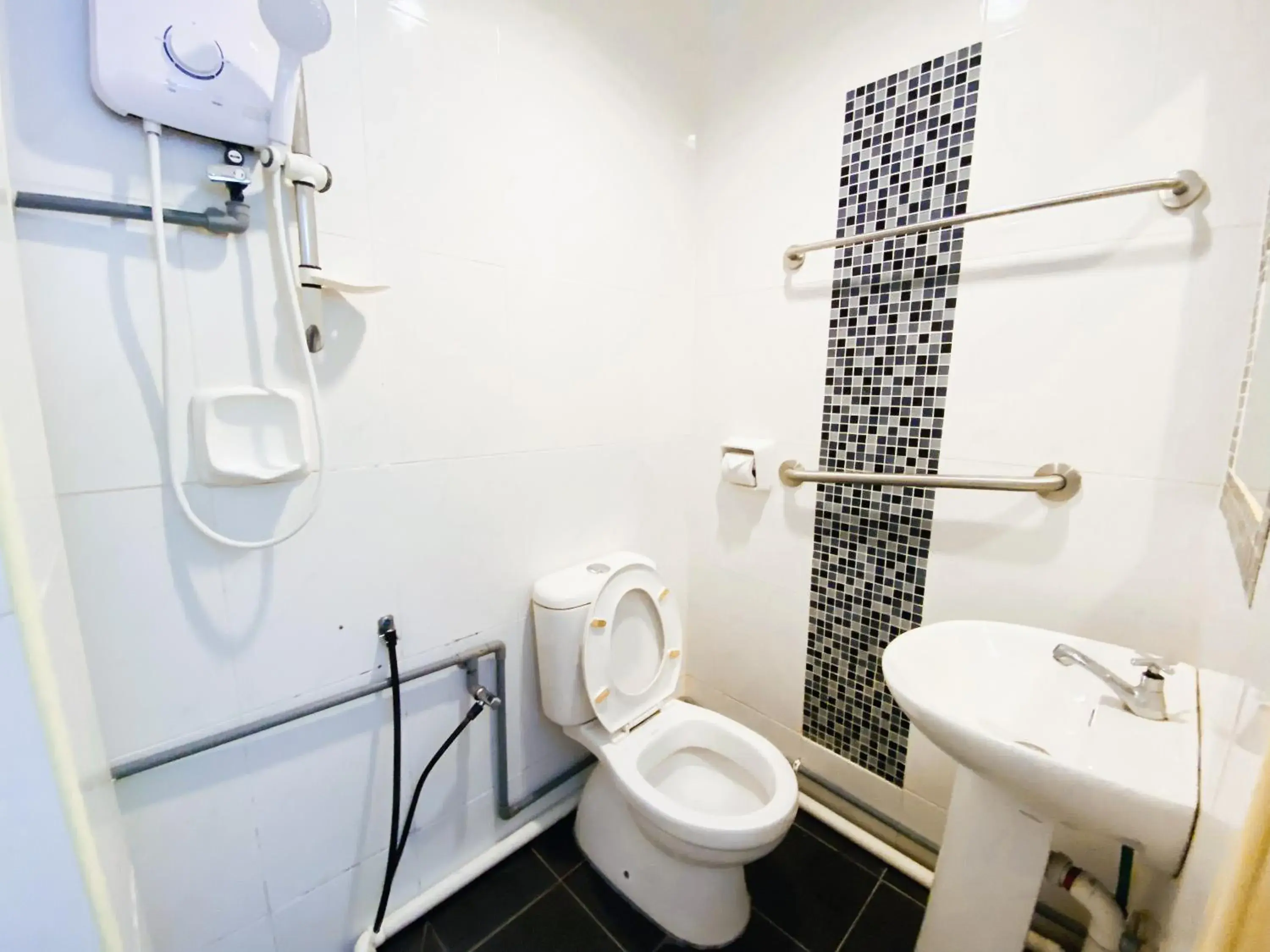 Family Room 3 No Window in Sun Inns Hotel Equine, Seri Kembangan Family Room 3 No Window in Sun Inns Hotel Equine, Seri Kembangan