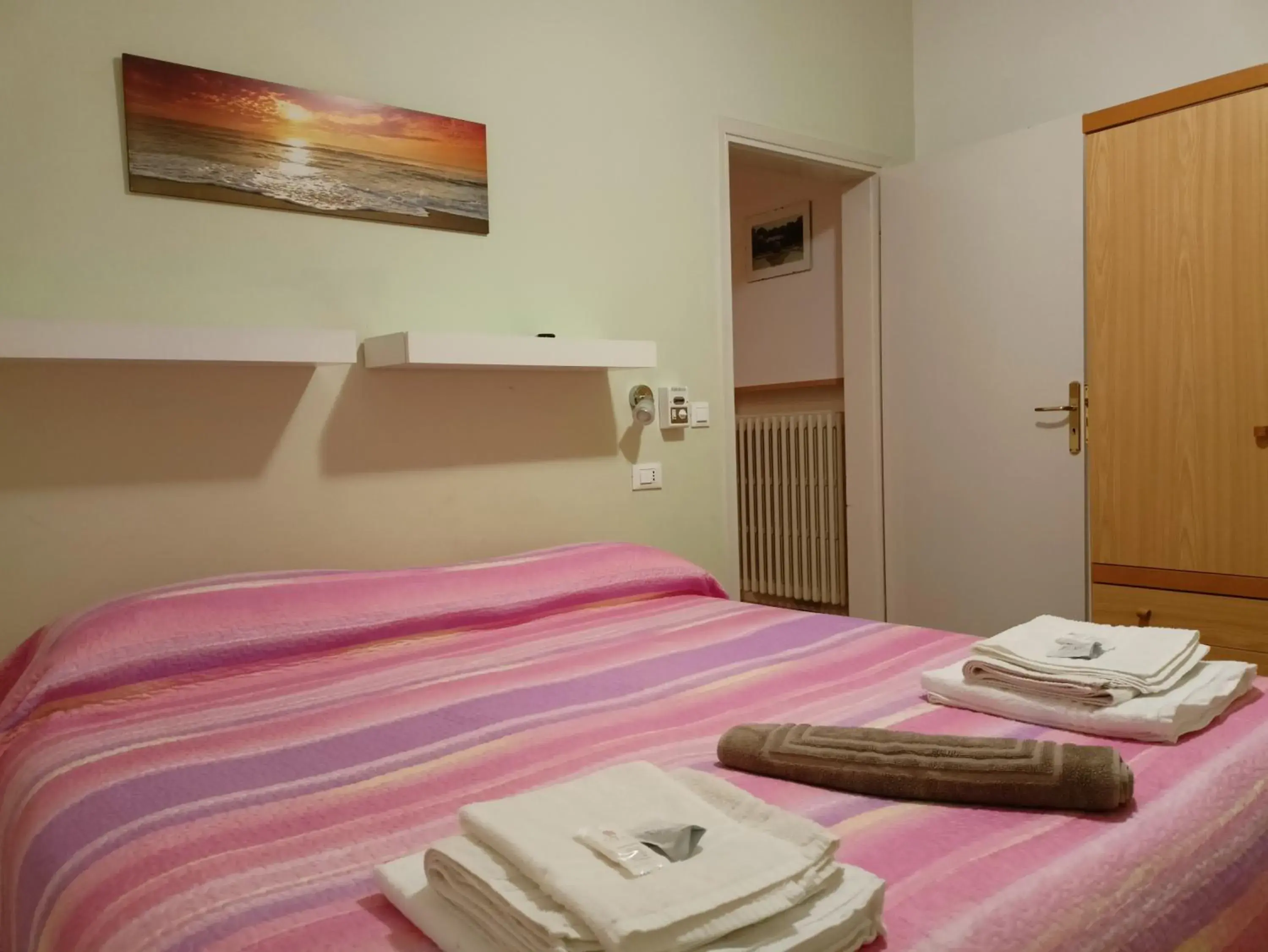 Family Room with Shared Bathroom in La Casa della Nonna Family Room with Shared Bathroom in La Casa della Nonna