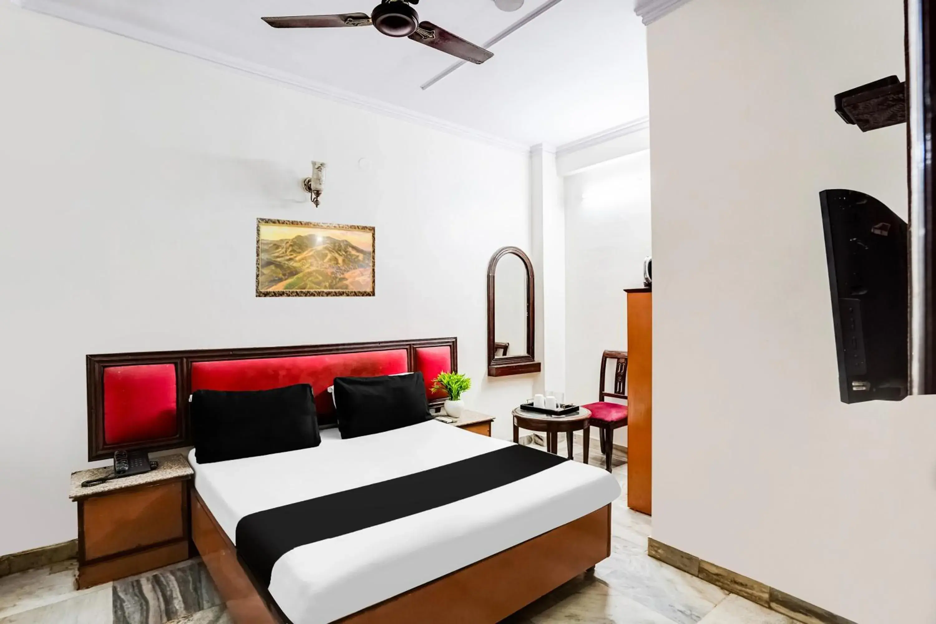 Super Hotel O Paharganj Near Railway Station Formerly Chand Palace Super Hotel O Paharganj Near Railway Station Formerly Chand Palace