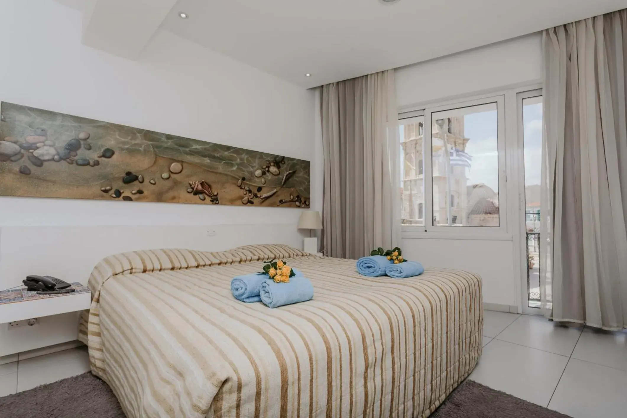 Double or Twin Room with Balcony and City View in Hotel Opera Double or Twin Room with Balcony and City View in Hotel Opera