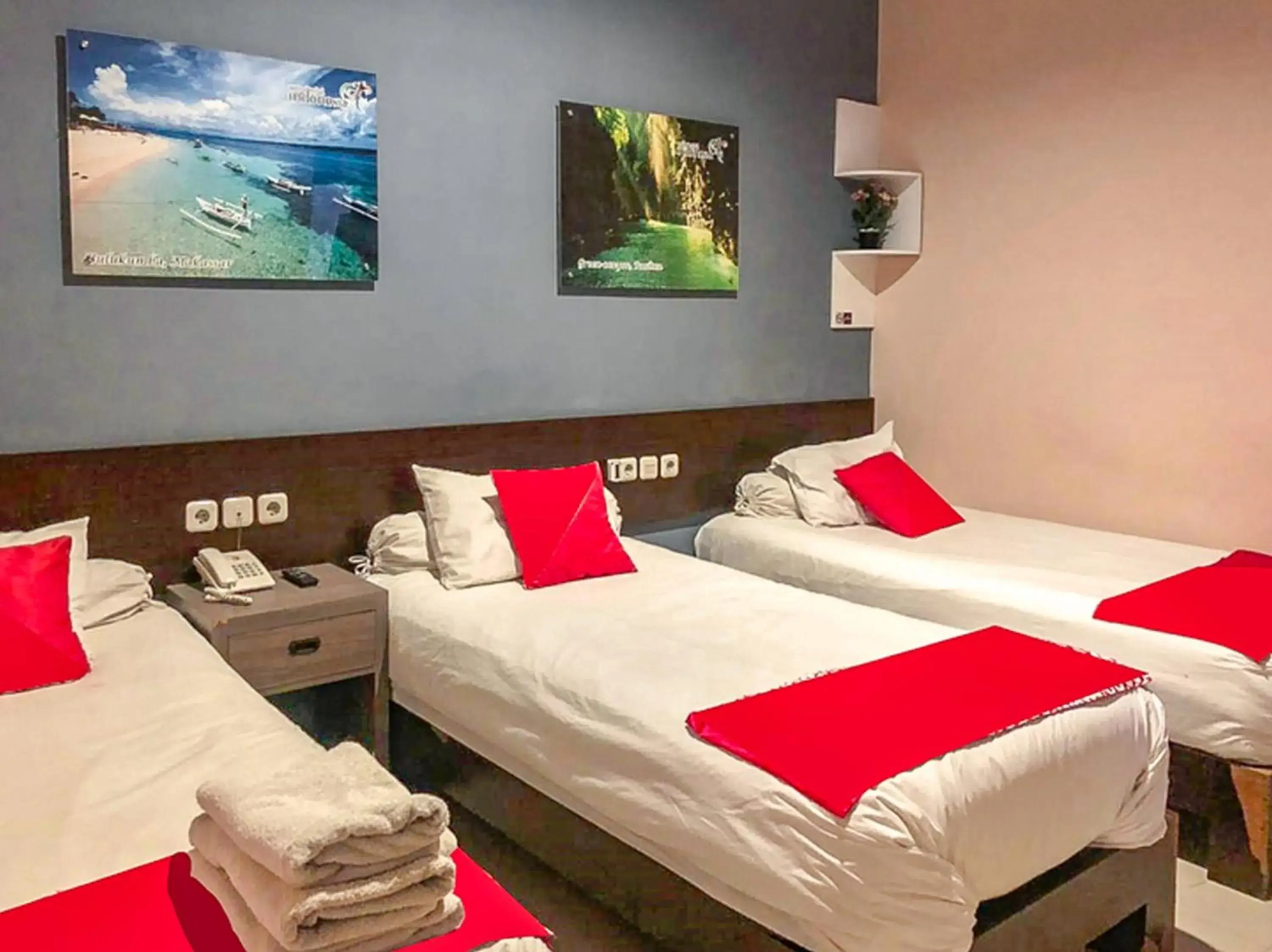 Triple Room - single occupancy in Audah Syariah Residence Mitra RedDoorz Triple Room - single occupancy in Audah Syariah Residence Mitra RedDoorz