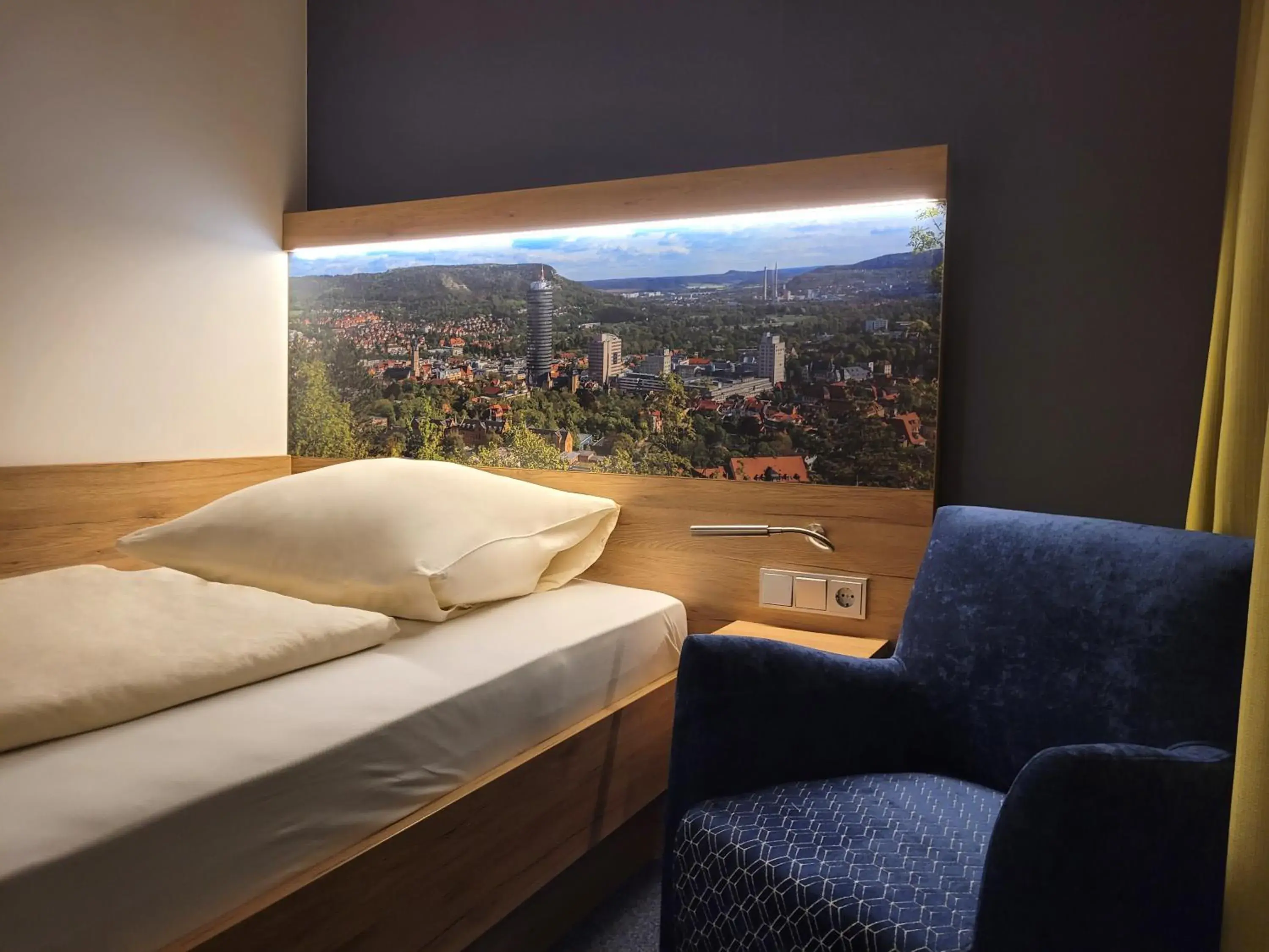 Comfort Single Room with Public Transport Ticket - single occupancy in Akademiehotel Jena Comfort Single Room with Public Transport Ticket - single occupancy in Akademiehotel Jena