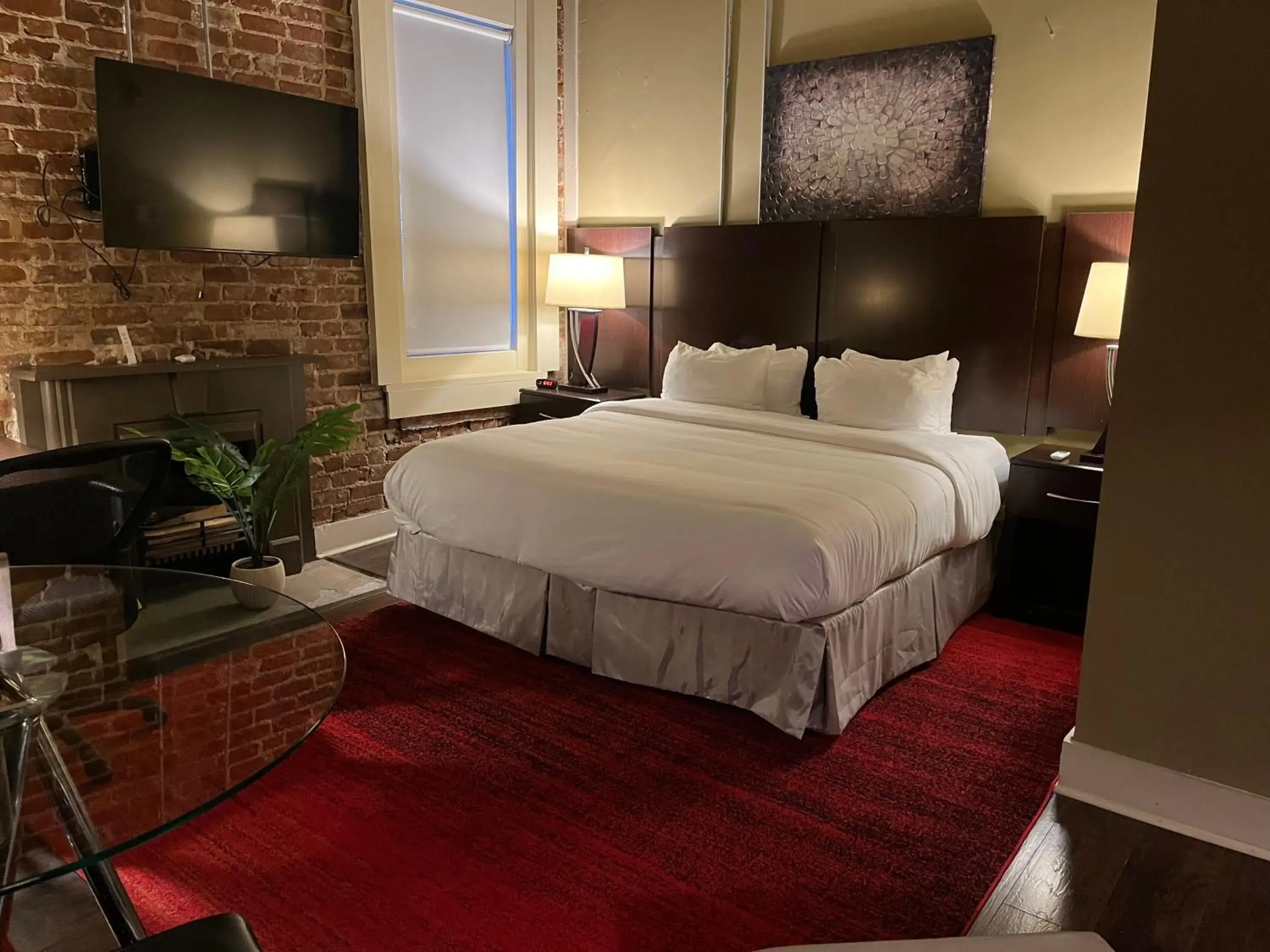 King Suite in The Skylight Hotel King Suite in The Skylight Hotel