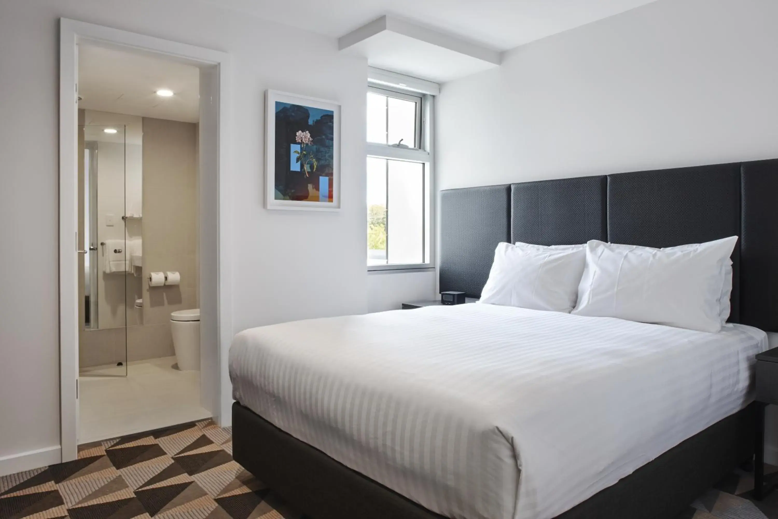 Petite Queen Room in The Gem Hotel Petite Queen Room in The Gem Hotel