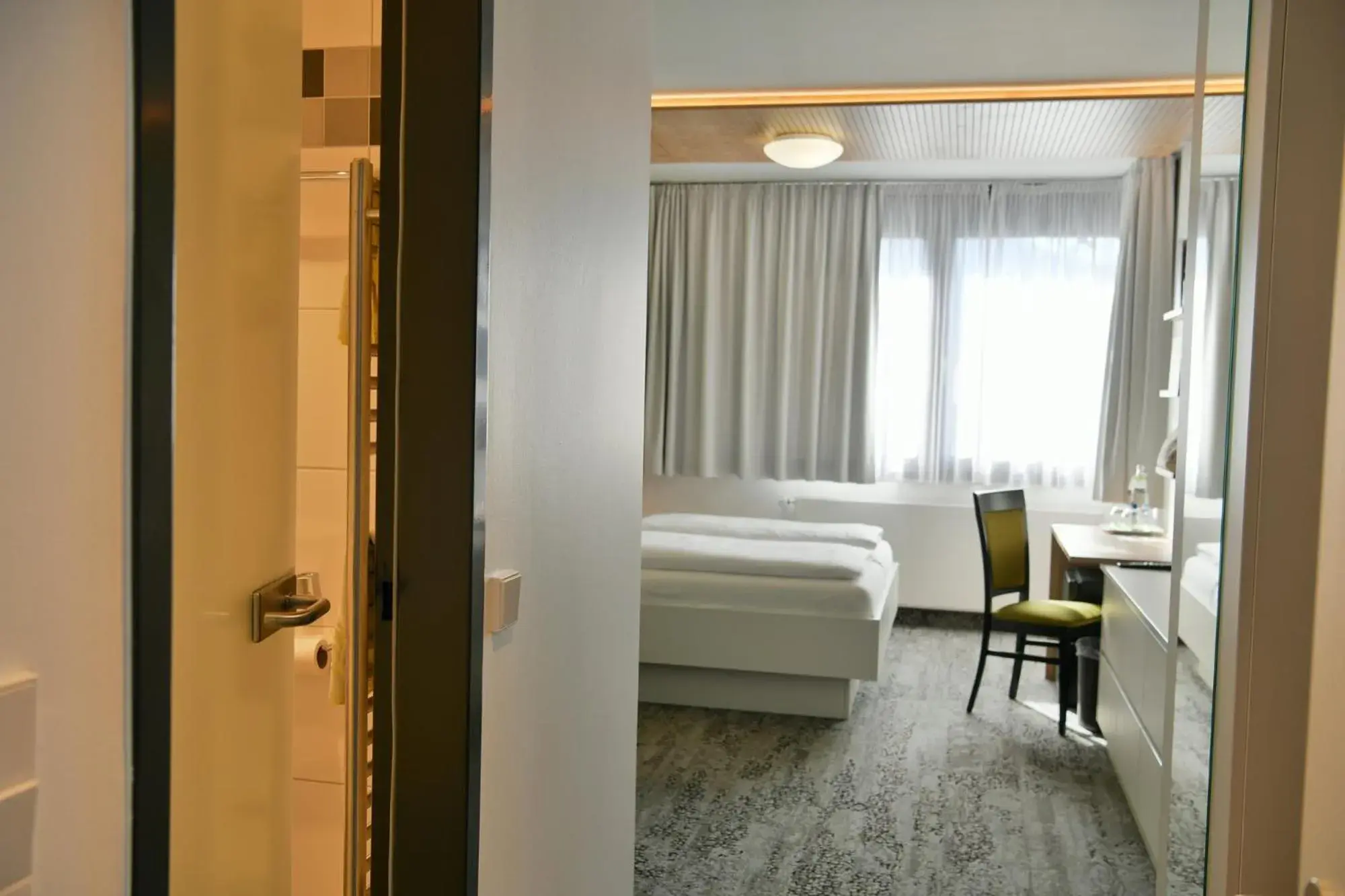 Deluxe Double Room - single occupancy in Fischer's Hotel Brauhaus 24h Self Check In Deluxe Double Room - single occupancy in Fischer's Hotel Brauhaus 24h Self Check In