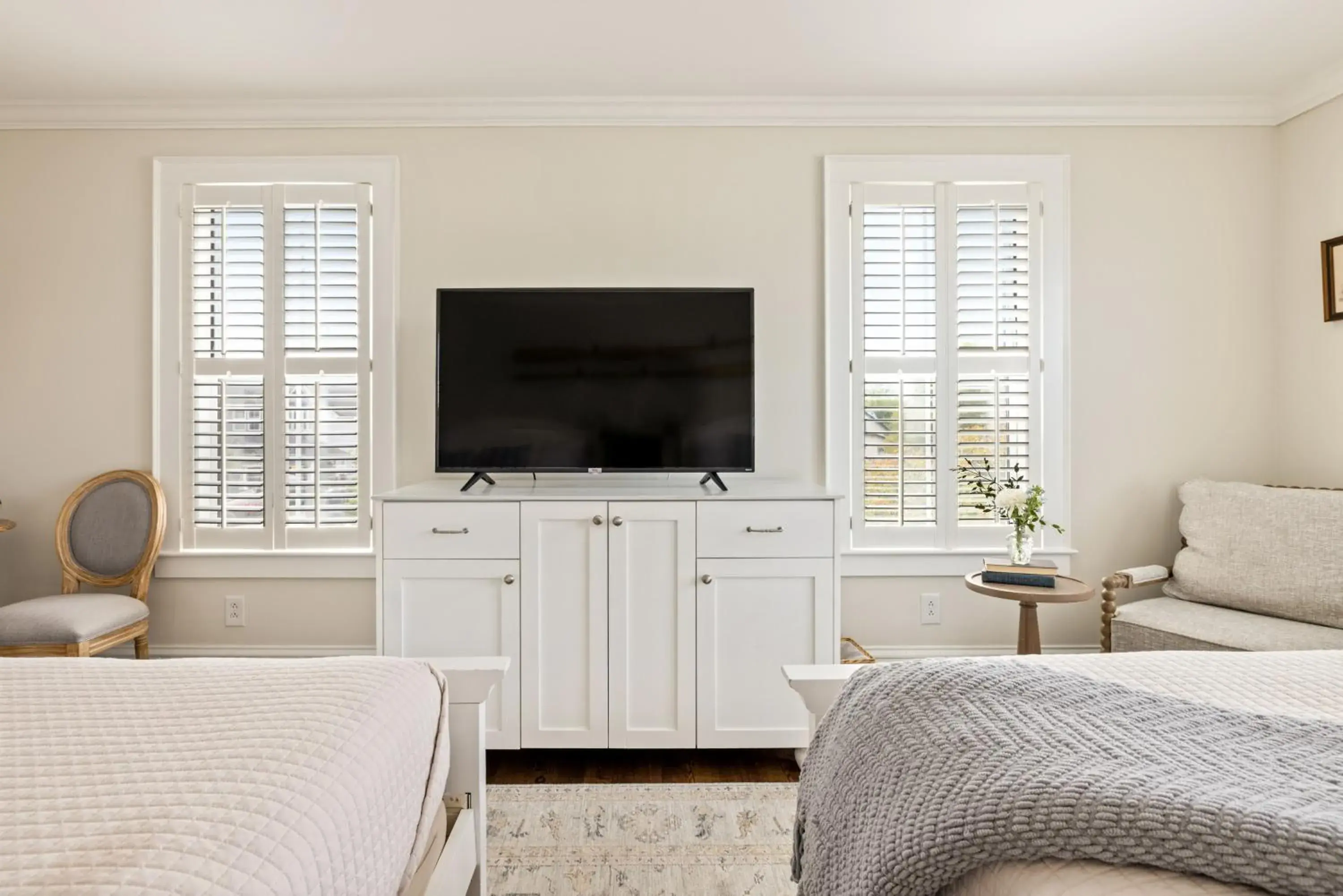 Standard Queen Room in The Tranquil House Inn Standard Queen Room in The Tranquil House Inn