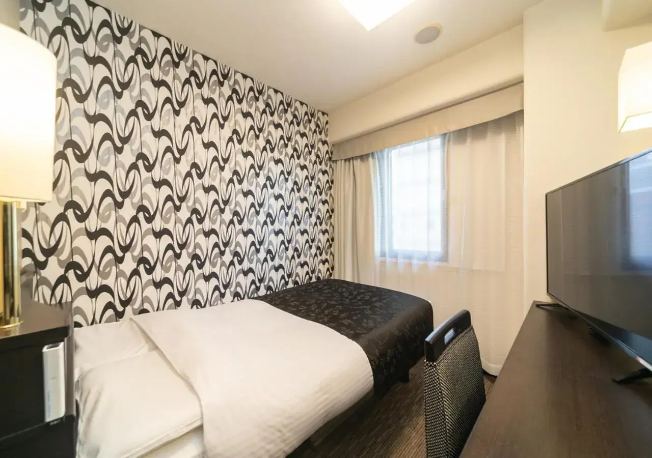 Double Room with Small Double Bed - single occupancy - Non-Smoking in APA Hotel Nambakita Shinsaibashi Ekimae Double Room with Small Double Bed - single occupancy - Non-Smoking in APA Hotel Nambakita Shinsaibashi Ekimae